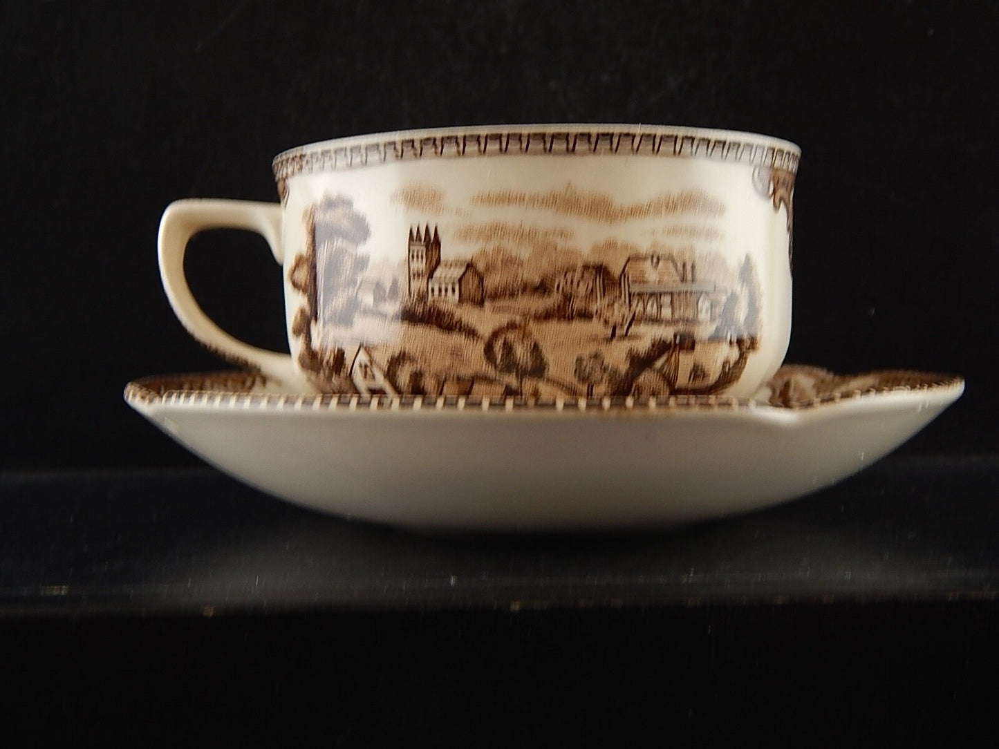 VINTAGE JOHNSON BROS OLD BRITAIN CASTLE SERVIZIO 6 TAZZE DA TE' SEMI PORCELLANA