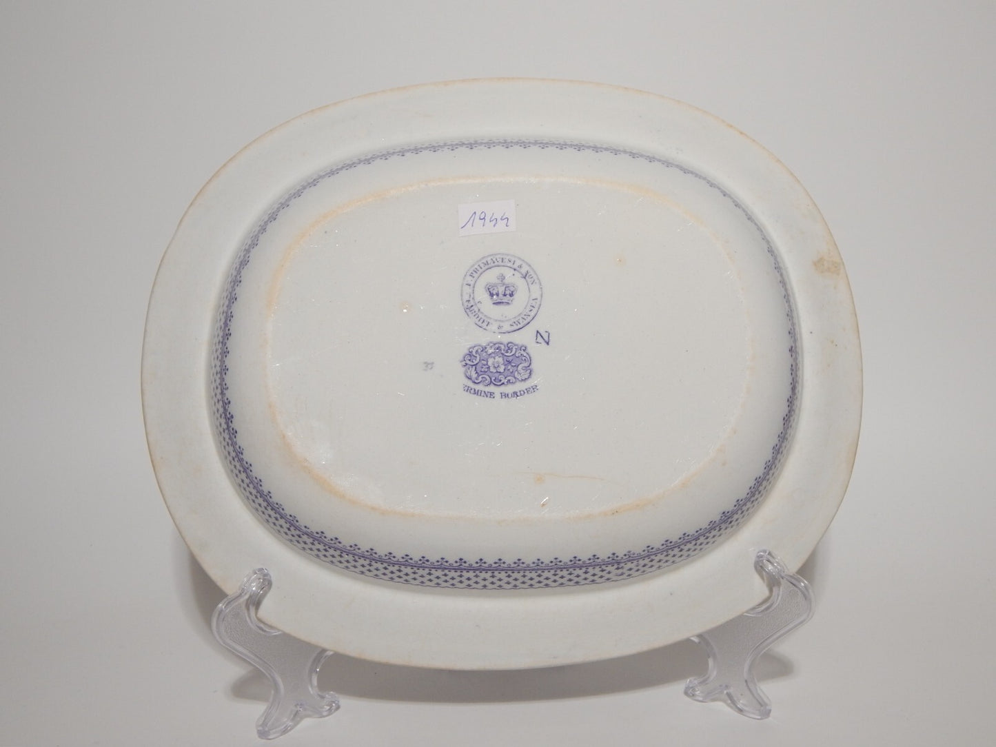 ANTICO VASSOIO FONDO CERAMICA STAFFORDSHIRE PRIMAVESI 1860 ERMINE BORDER VIOLA