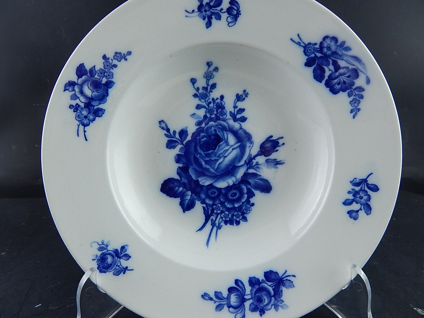 ANTICO ART DECO PIATTO FONDO VILLEROY&BOCH PORCELLANA BIANCA FIORI BLU