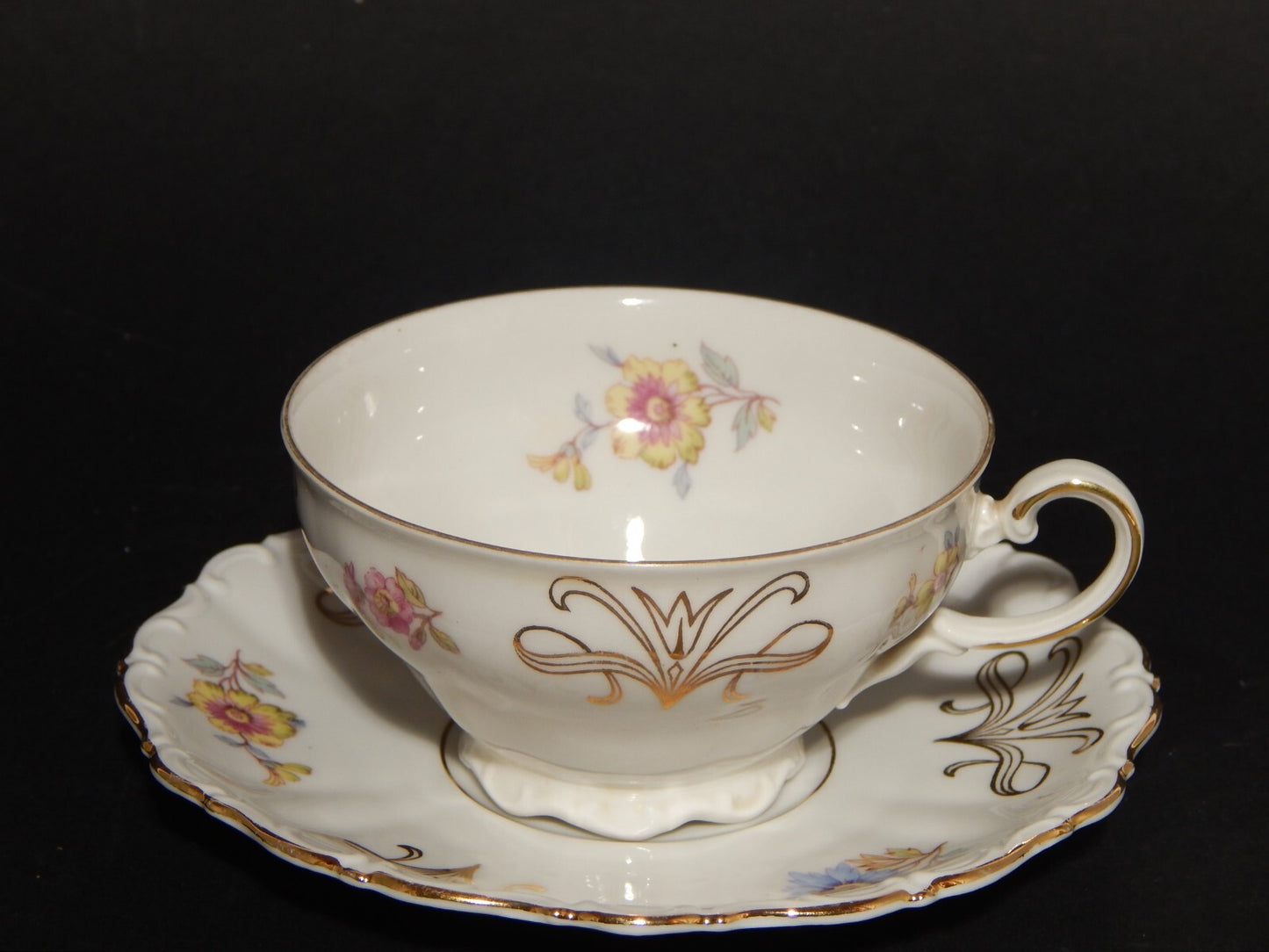 ANTICA TAZZA TE' PORCELLANA BIANCA BAVARIA SELTMANN WEIDEN THERESIA B1102