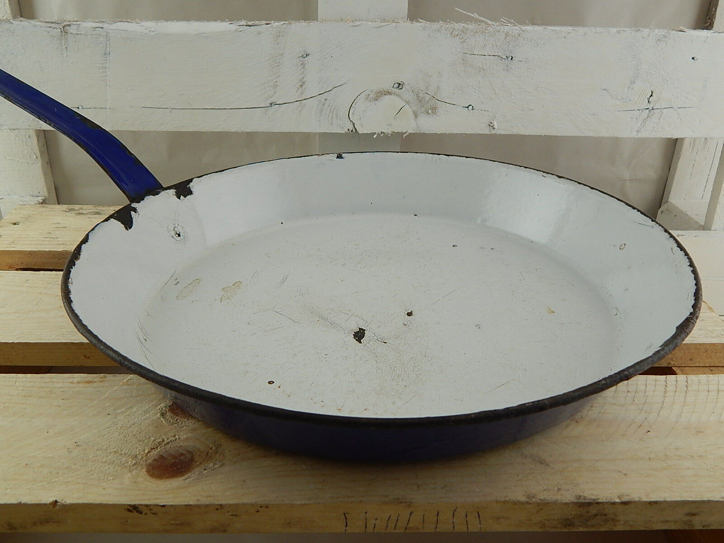 ANTICA PADELLA CM. 34 LATTA METALLO SMALTATA BIANCA E BLU 2 LEONI BASSANO