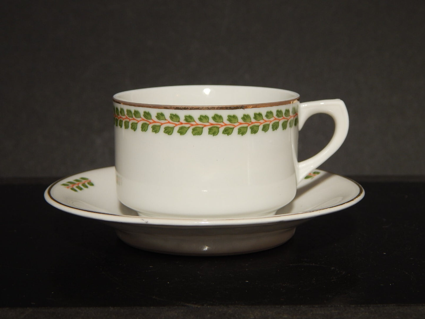 ANTICO IMPERO SERVIZIO CAFFÈ PORCELLANA BIANCA GHIRLANDE PICCOLE FOGLIE VERDI