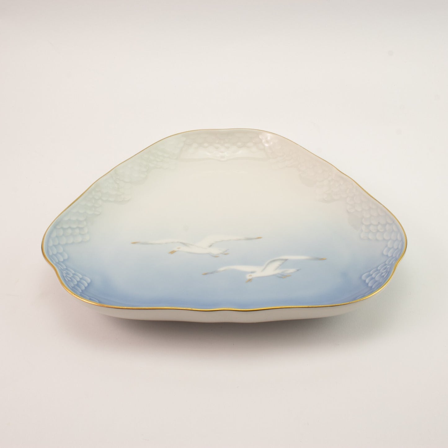 PIATTO PORTATA TRIANGOLARE PORCELLANA E ORO ZECCHINO GABBIANI BING&GRONDAHL 354