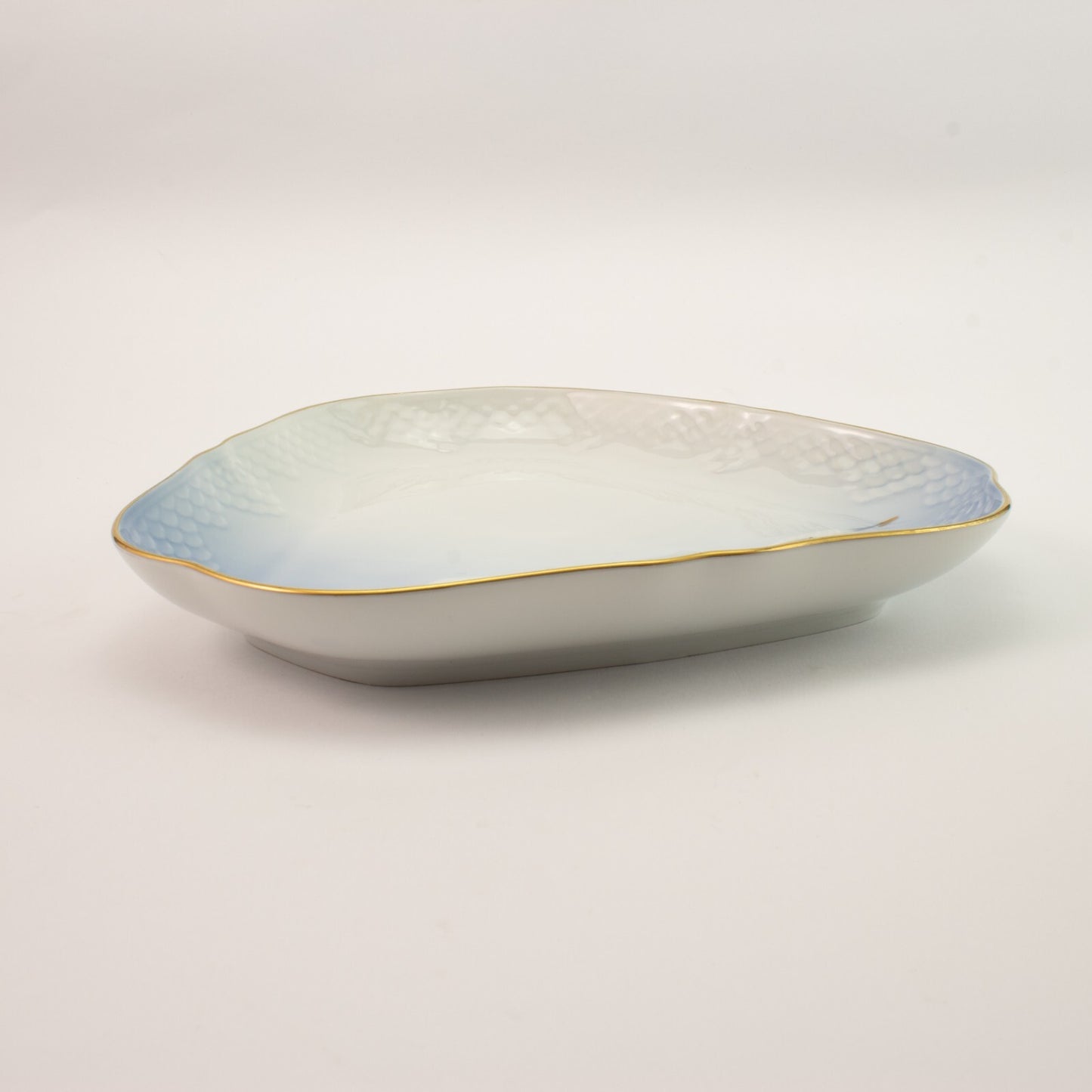 PIATTO PORTATA TRIANGOLARE PORCELLANA E ORO ZECCHINO GABBIANI BING&GRONDAHL 40