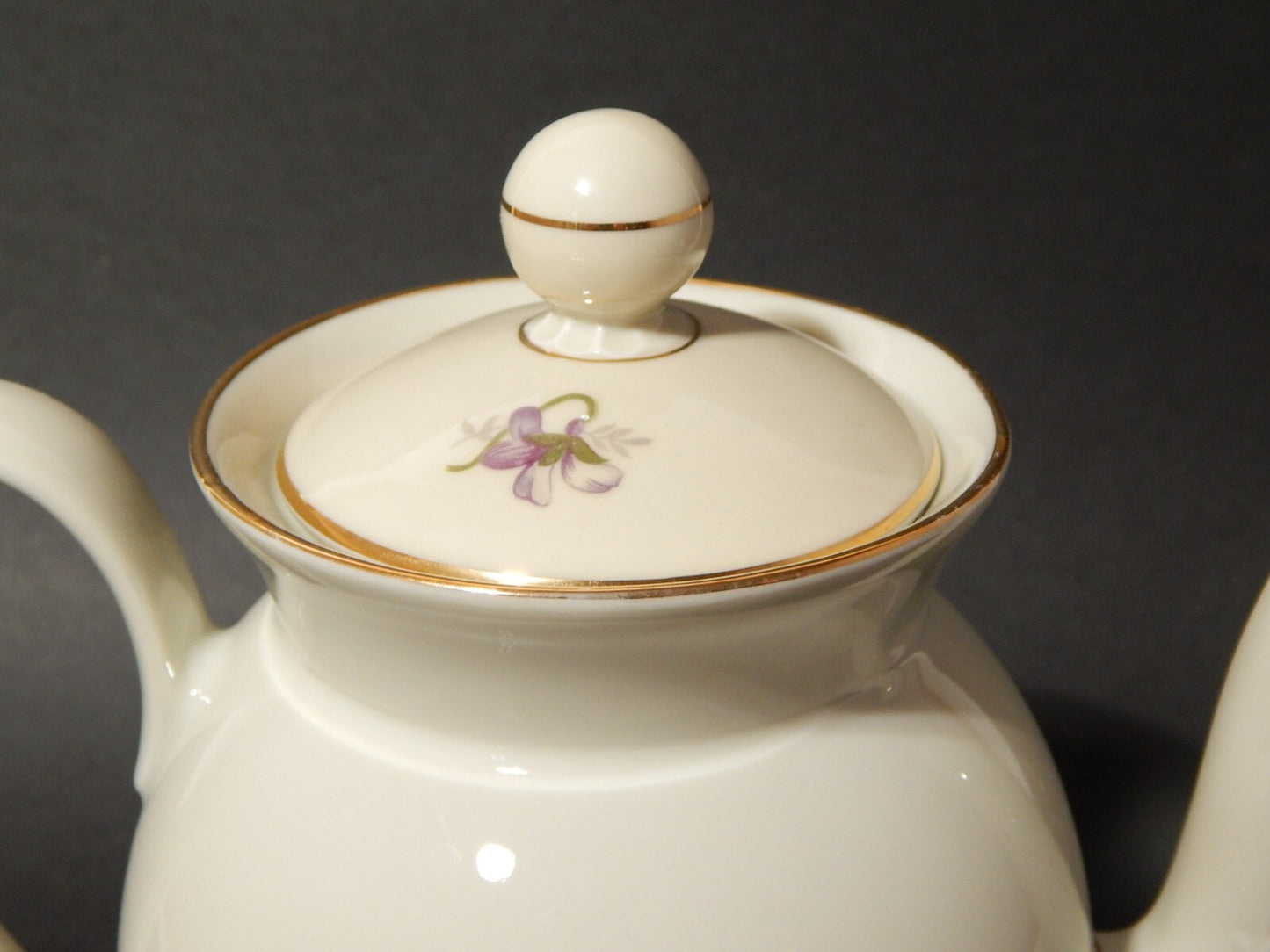 ANTICA TEIERA CAFFETTIERA PREZIOSA PORCELLANA TEDESCA DECORO VIOLE DEL PENSIERO