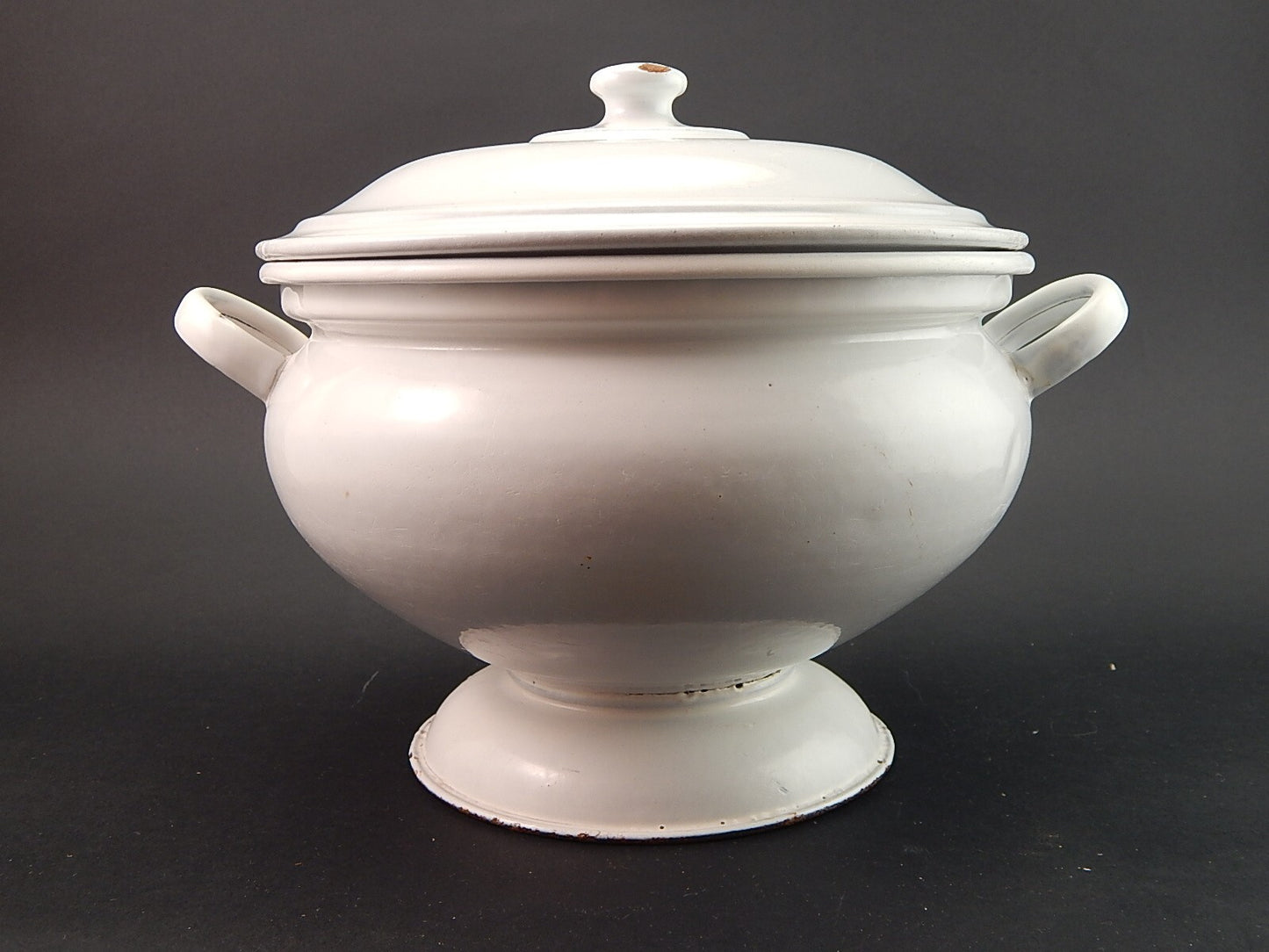 ANTICA RARA ZUPPIERA LATTA SMALTATA PORCELLANATA BIANCA MARCA DUE LEONI