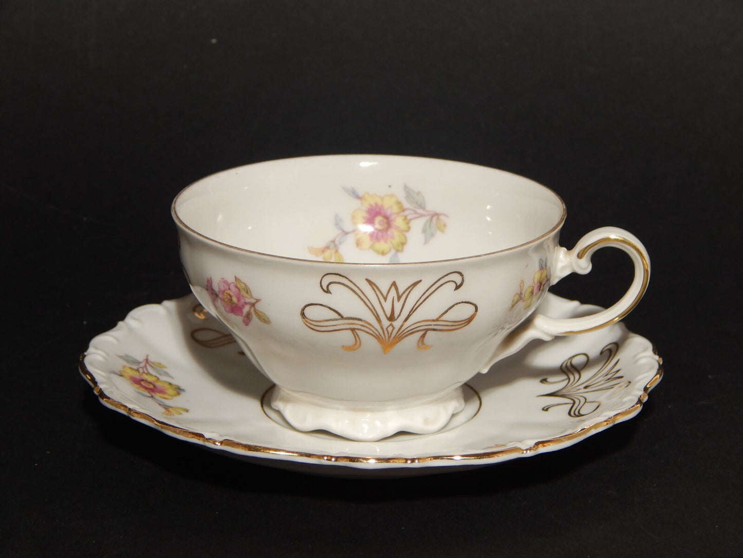 ANTICA TAZZA TE' PORCELLANA BIANCA BAVARIA SELTMANN WEIDEN THERESIA B1102