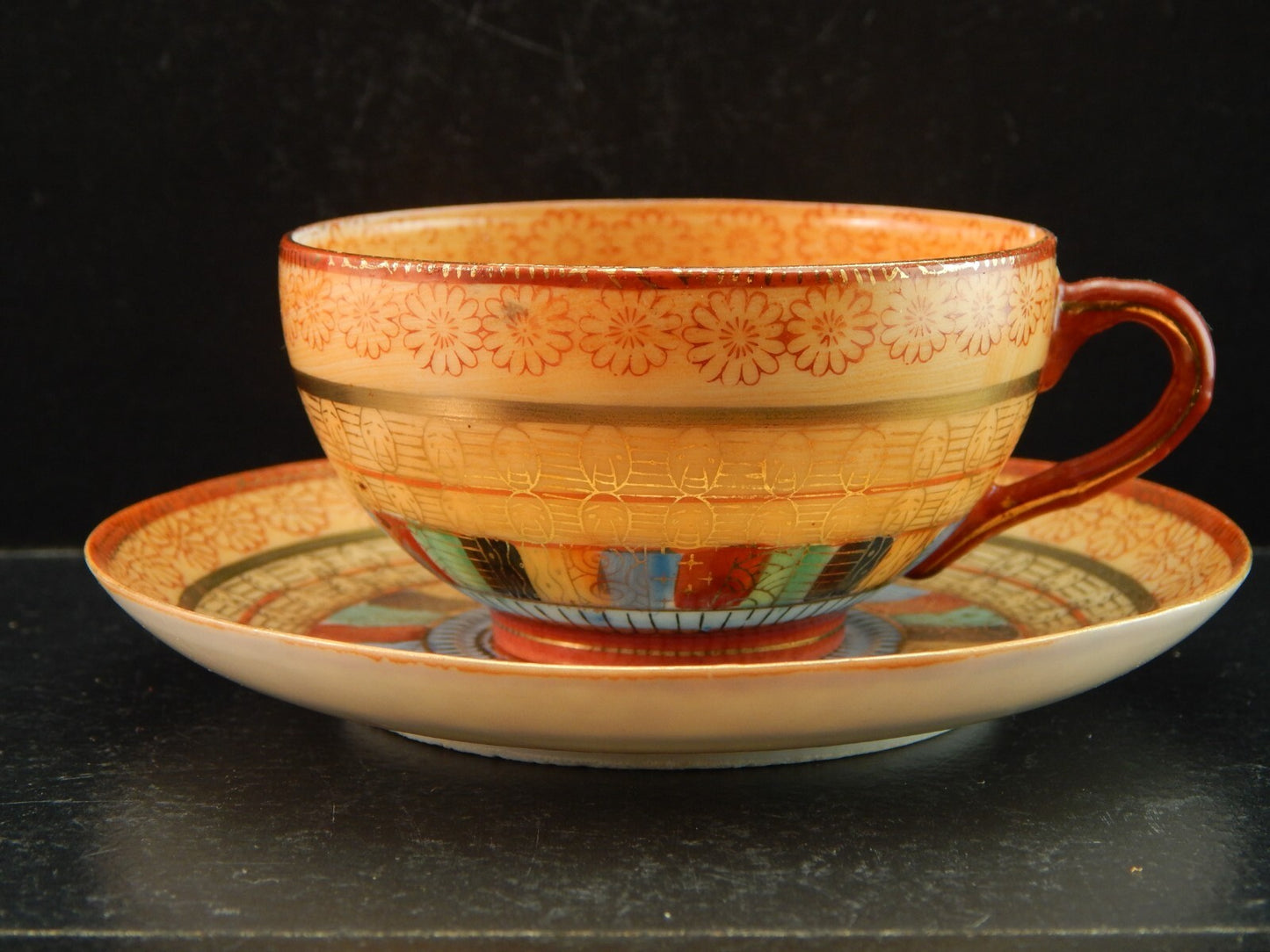 VINTAGE TAZZINA CAFFE' PORCELLANA GIAPPONE KUTANI THOUSAND FACES DIPINTA A MANO