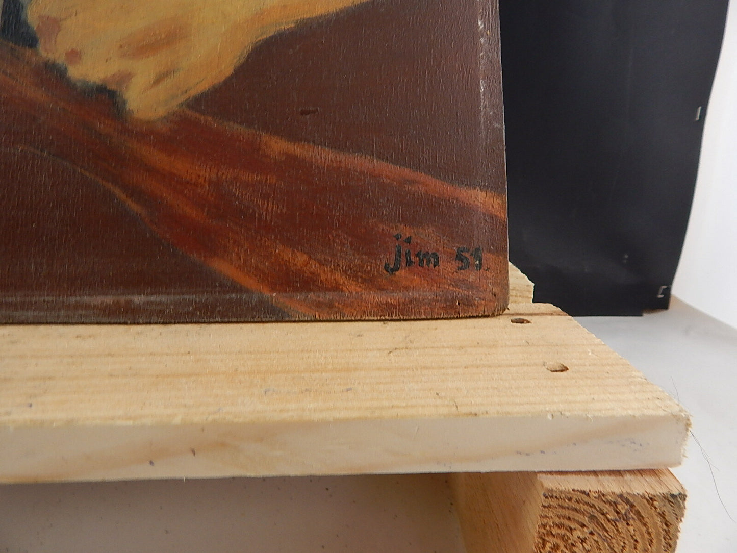 VINTAGE ORIGINALE DIPINTO SU LEGNO FIGURE CON FUCILE FIRMATO JIM 59