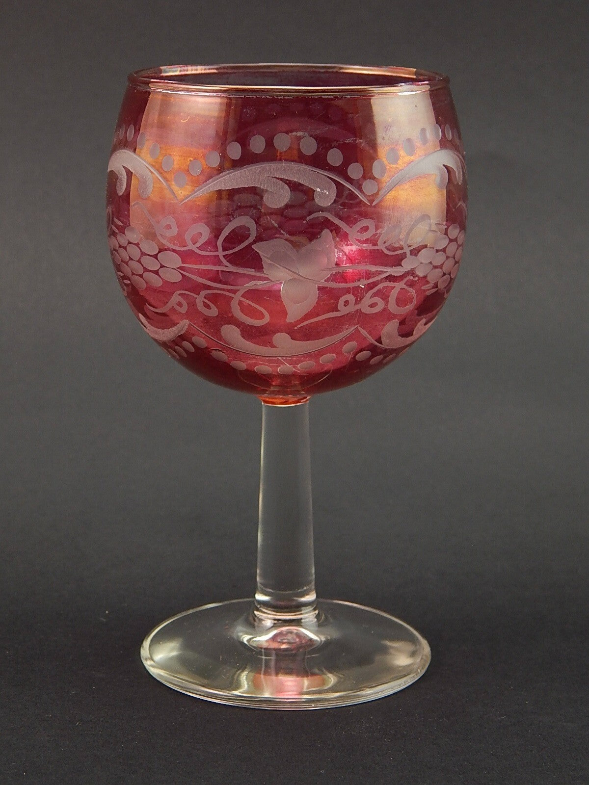 ANTICO BICCHIERE CALICE CRISTALLO ROSSO RUBINO INCISO ALL'ACIDO BOEMIA A872