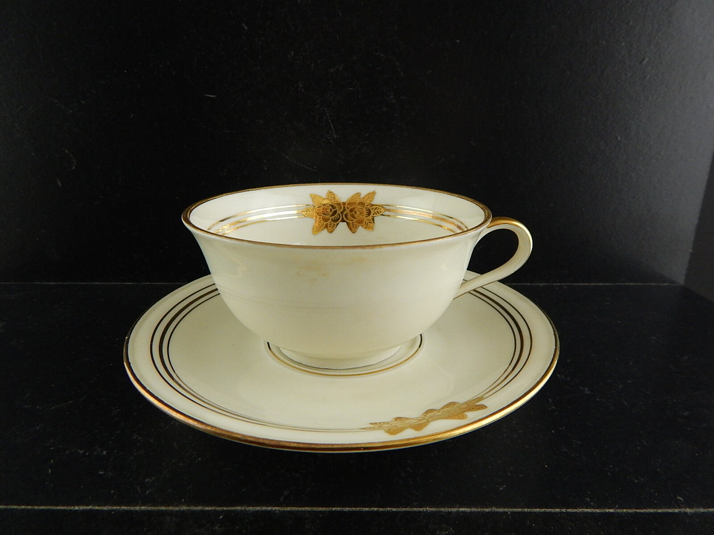 ANTICA TAZZA DA TÈ ART DECO PORCELLANA AVORIO ROSE ORO BAVARIA OSCAR SCHALLER