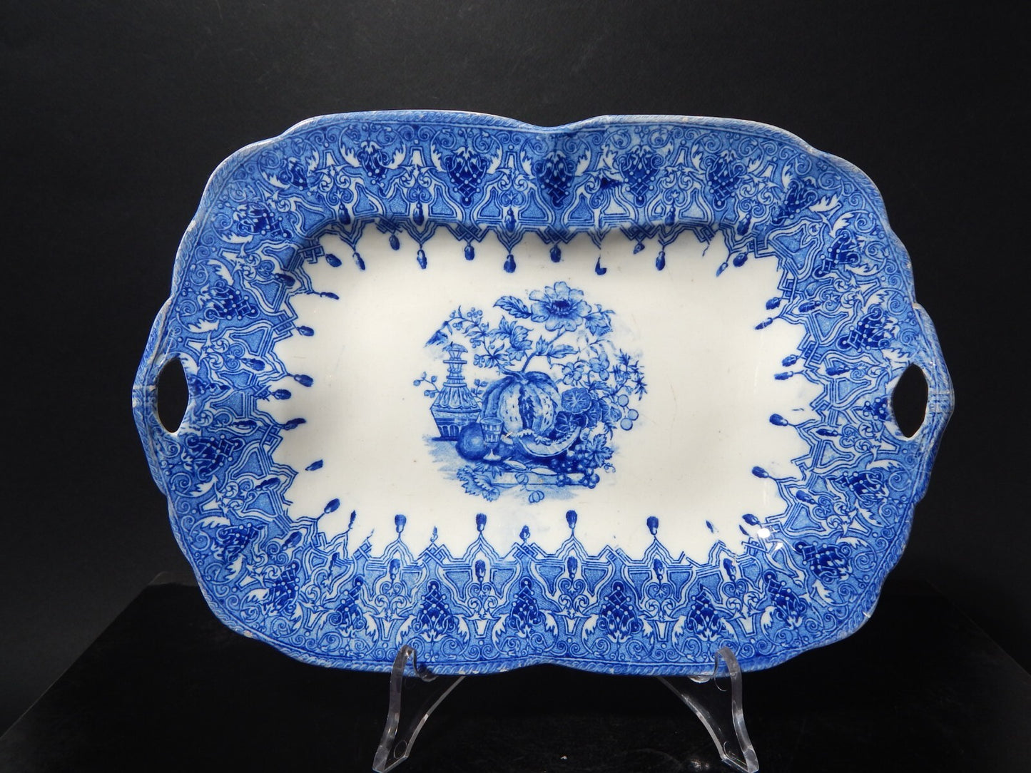 ANTICO VASSOIO CON MANICI CERAMICA RICHARD MILANO SECONDA META' 800 BIANCO BLU