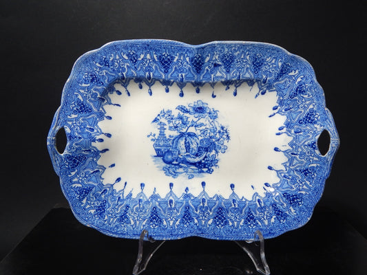 ANTICO VASSOIO CON MANICI CERAMICA RICHARD MILANO SECONDA META' 800 BIANCO BLU