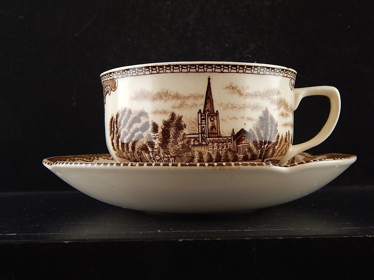 VINTAGE JOHNSON BROS OLD BRITAIN CASTLE SERVIZIO 6 TAZZE DA TE' SEMI PORCELLANA