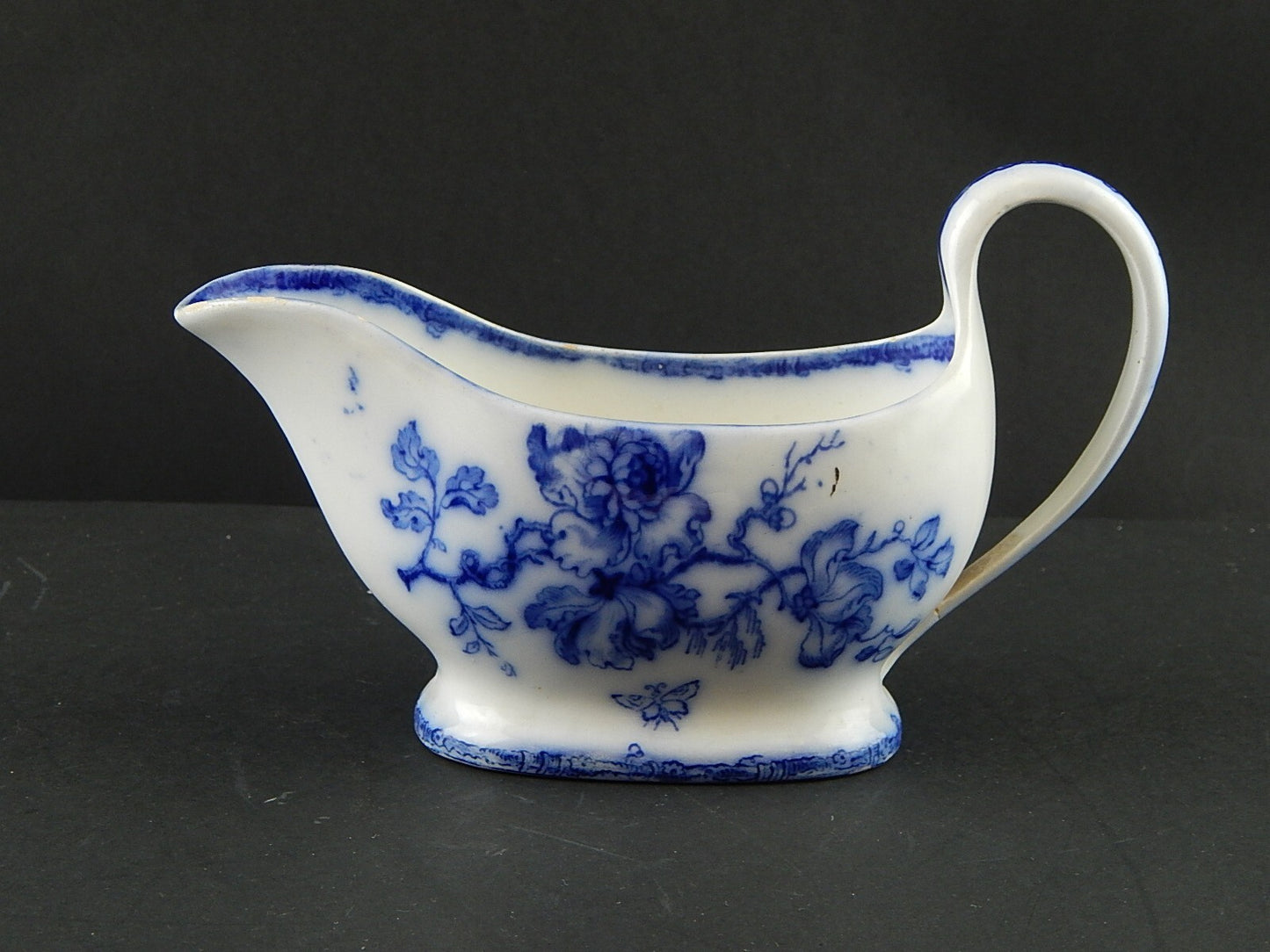 ANTICA SALSIERA PORCELLANA WEDGWOOD PEARL DIPINTA MANO PRIMA META' 800 FARFALLA