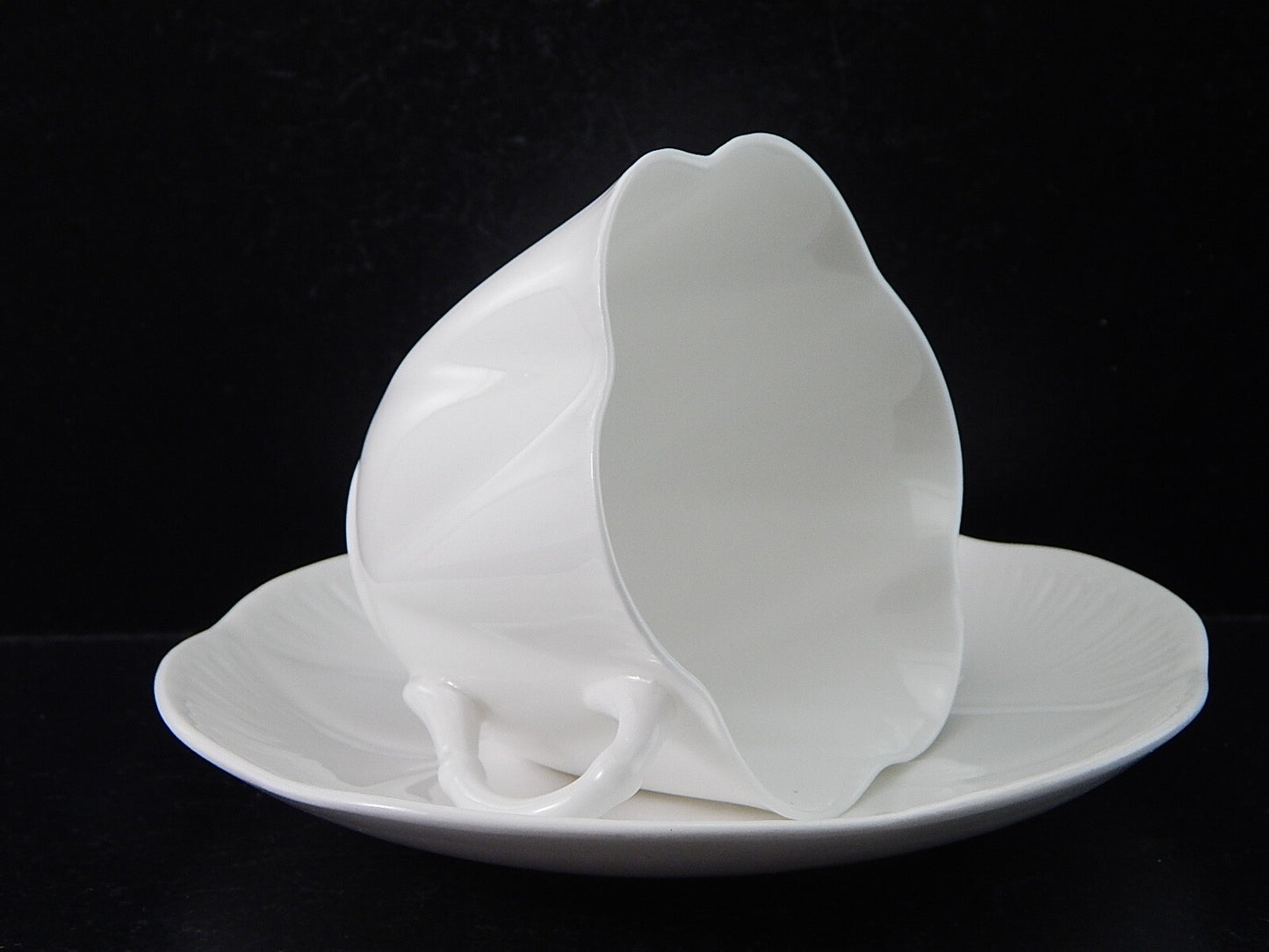 ANTICA PORCELLANA BIANCA TAZZA TE' FINE BONE CHINA SHELLEY MADE IN ENGLAND #