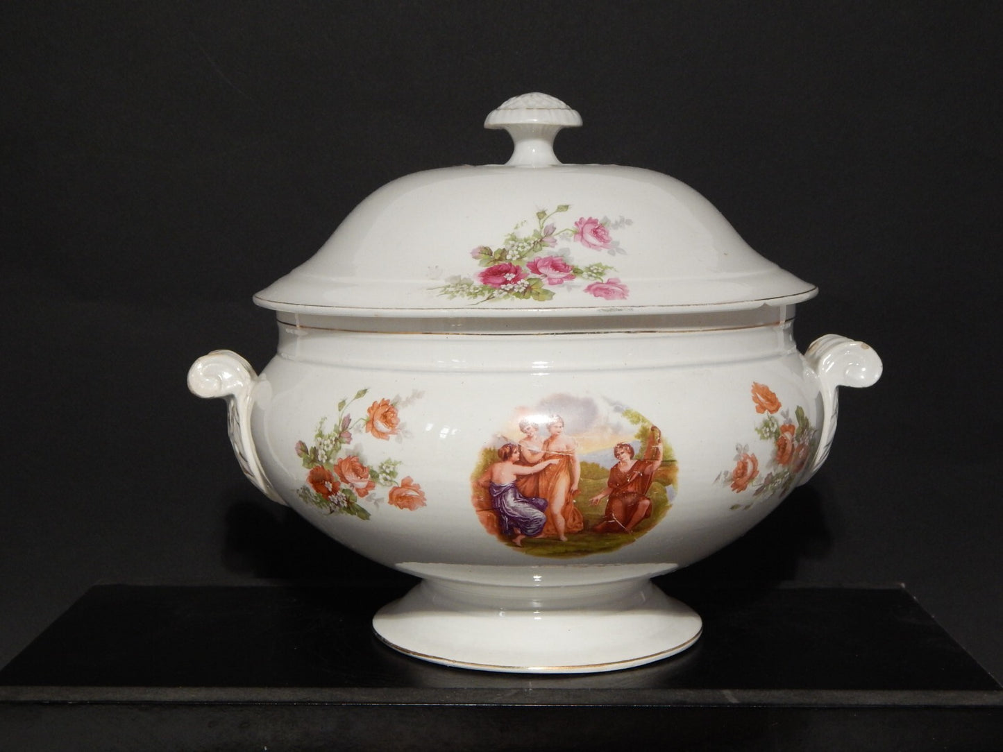 ANTICA ZUPPIERA CENTROTAVOLA CERAMICA PIEMONTESE CHIUSA PESIO ANGELIKA KAUFFMANN