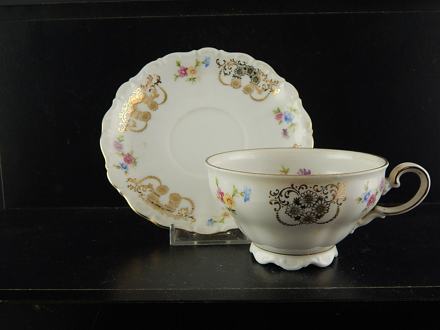 ANTICA TAZZA TE' PORCELLANA BIANCA ARABESCHI ORO BAVARIA SELTMANN THERESIA DALIA