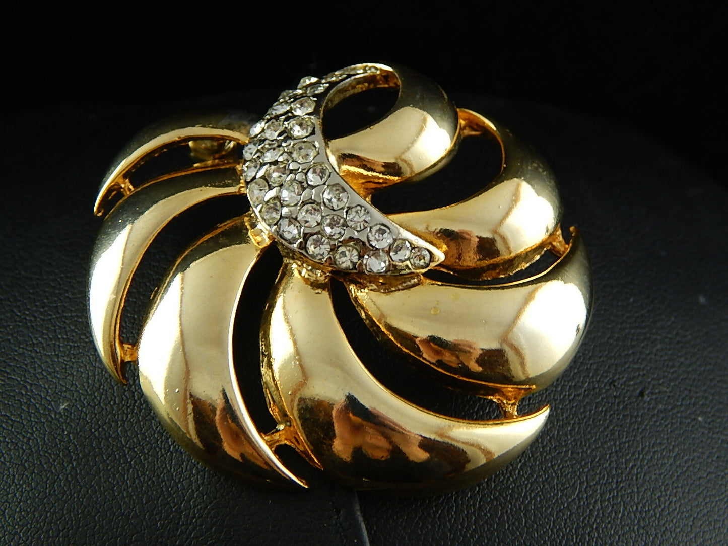 VINTAGE BIJOUX SPILLA CON PREZIOSA DORATURA E CRISTALLI BROOCH