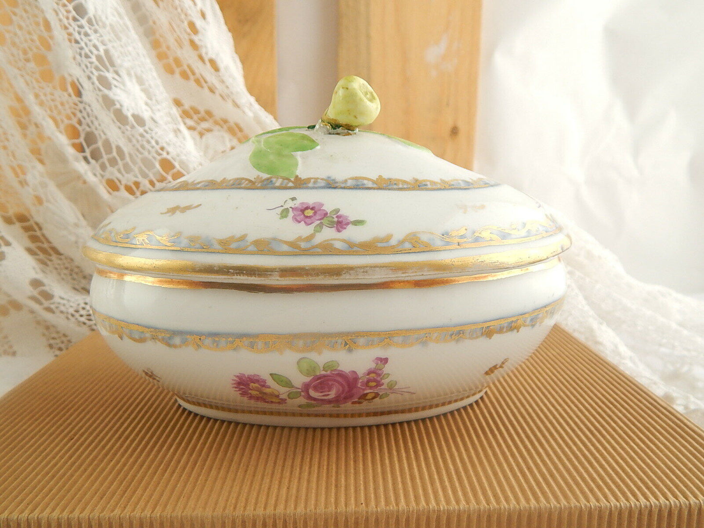 ANTICO PREZIOSO COFANETTO PORCELLANA IMPERO MARCHIO VIENNA BEE HIVE INIZIO 800