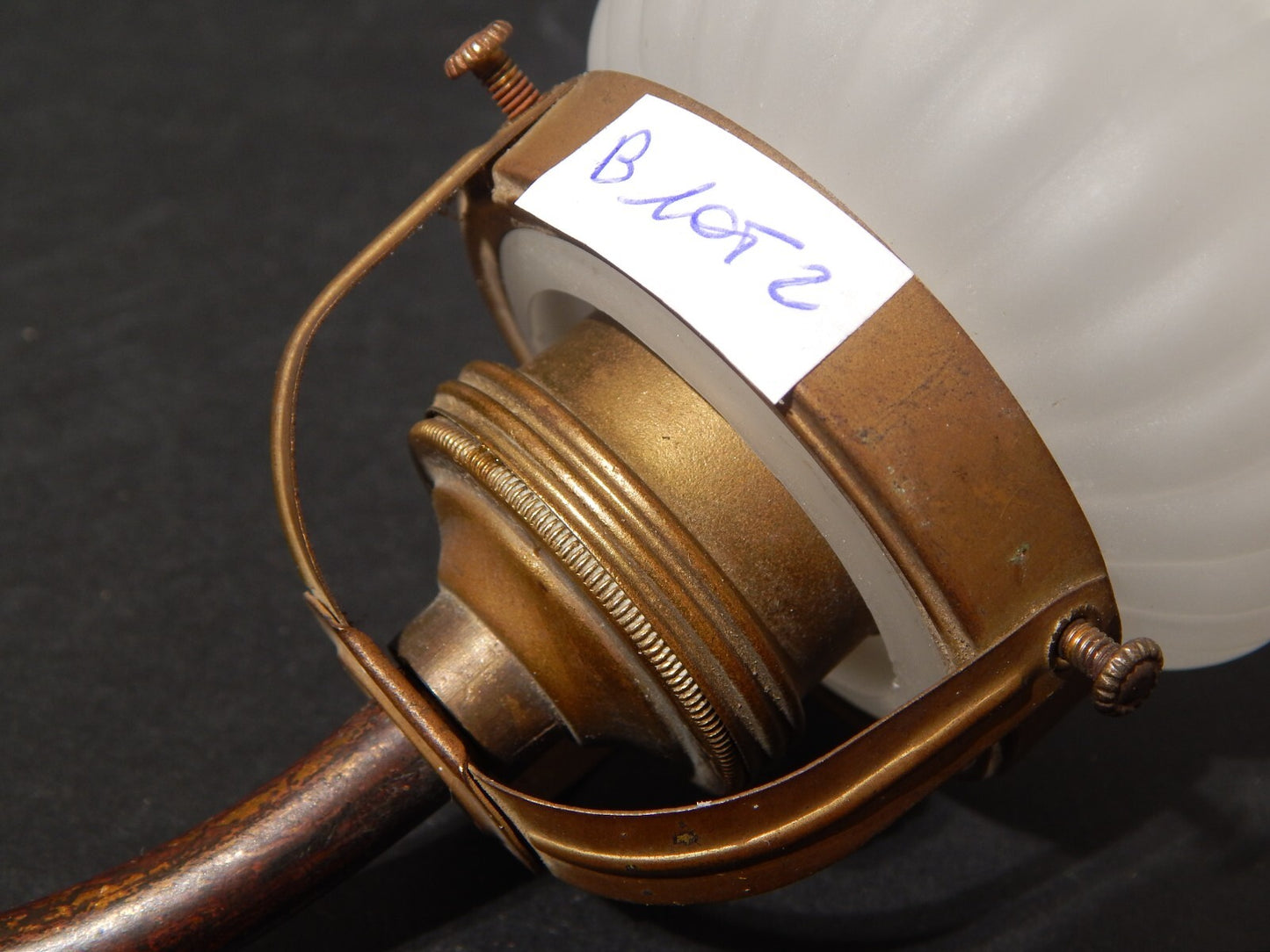 ANTICA LIBERTY APPLIQUE LAMPADA PARETE OTTONE TULIP IN VETRO SATINATO