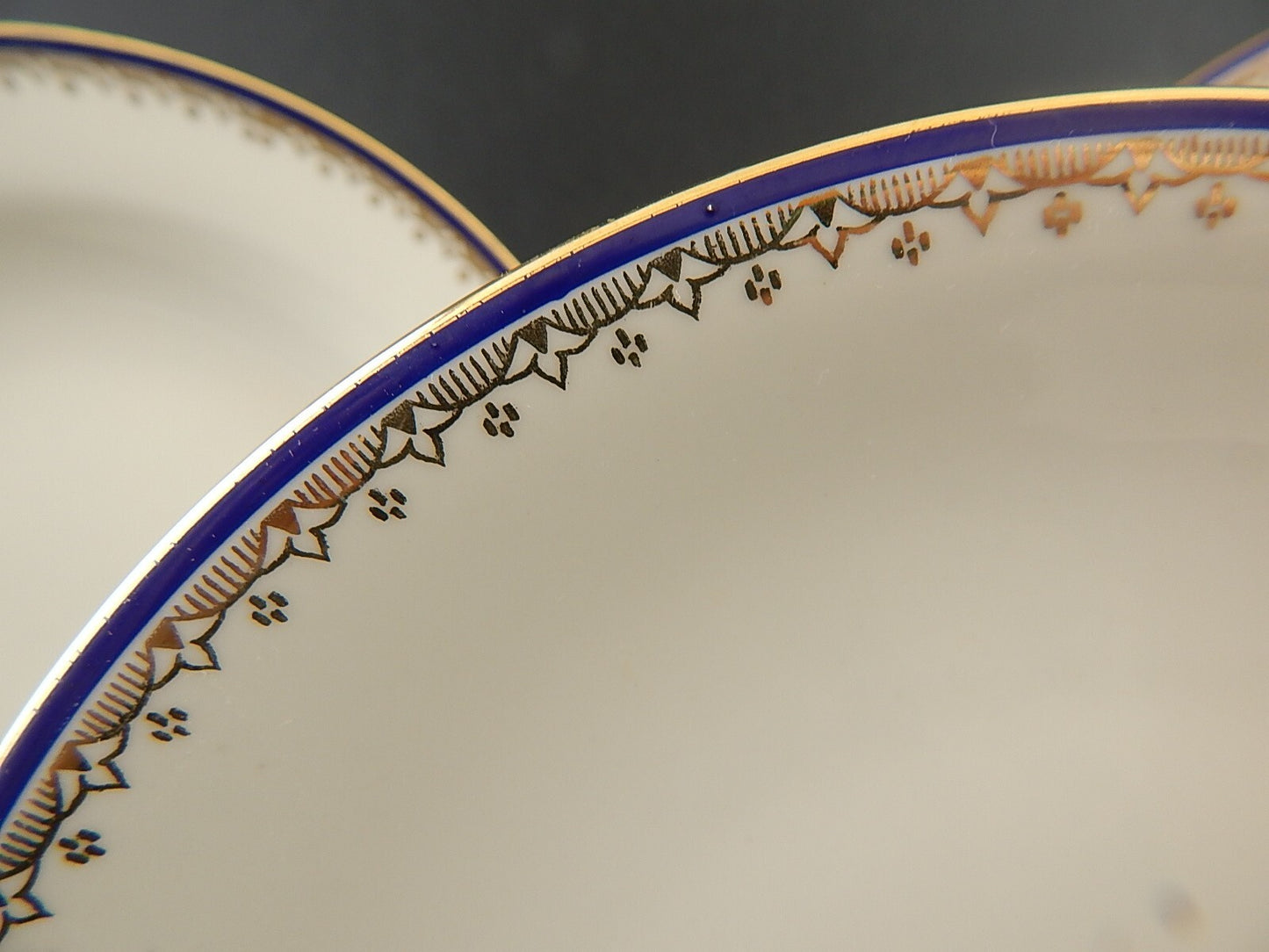 ANTICO SERVIZIO PIATTI STILE IMPERO PORCELLANA DECORO BLU E ORO BAVARIA SCHALLER