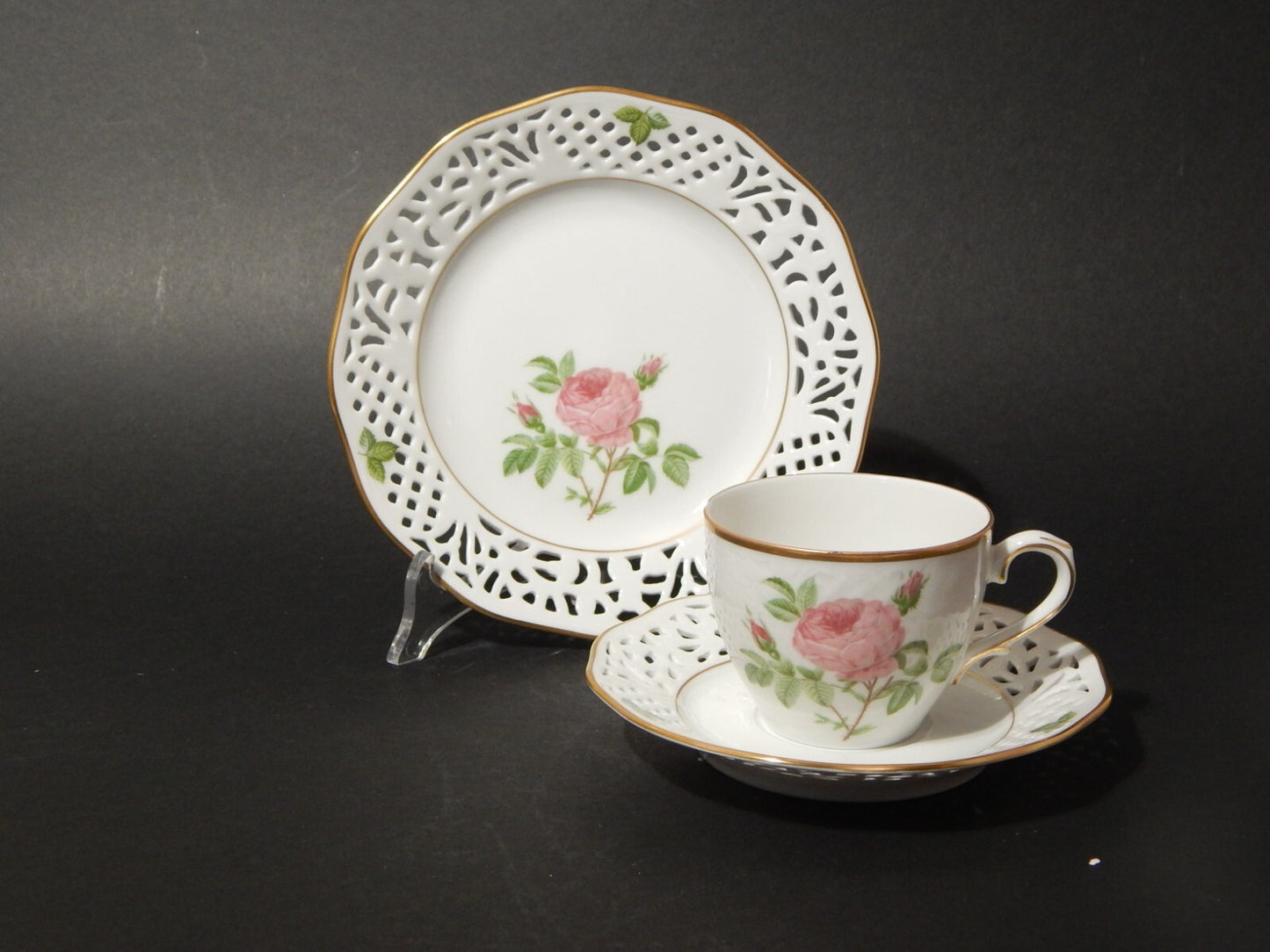 TRIO TAZZA PORCELLANA SCHUMANN BAVARIA PIERRE JOSEPH REDOUTE' ROSA BURGUNDIAN
