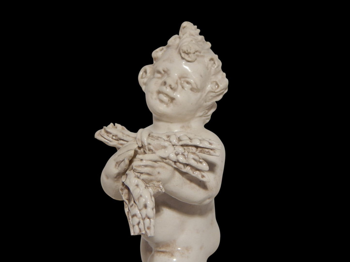ANTICA STATUINA PUTTO CON SPIGHE SU GLOBO CERAMICA CAPODIMONTE N BLU CORONATA