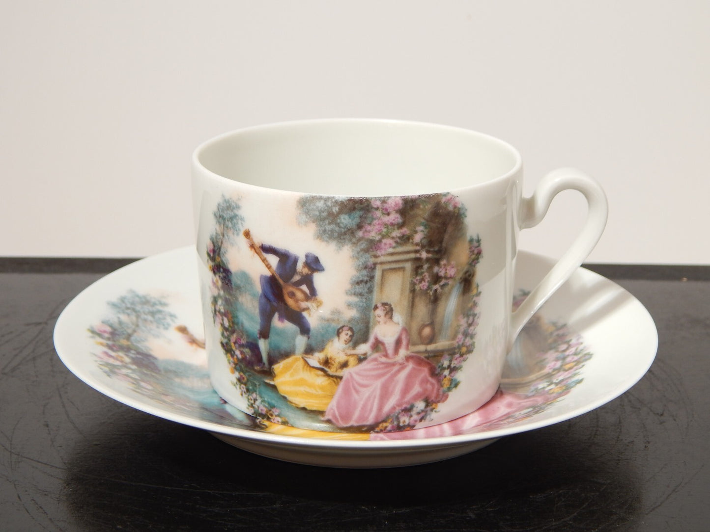 ANTICA PRIMA META' 900 LIMOGES TAZZA TE' PORCELLANA BIANCA SCENA GALANTE #1833