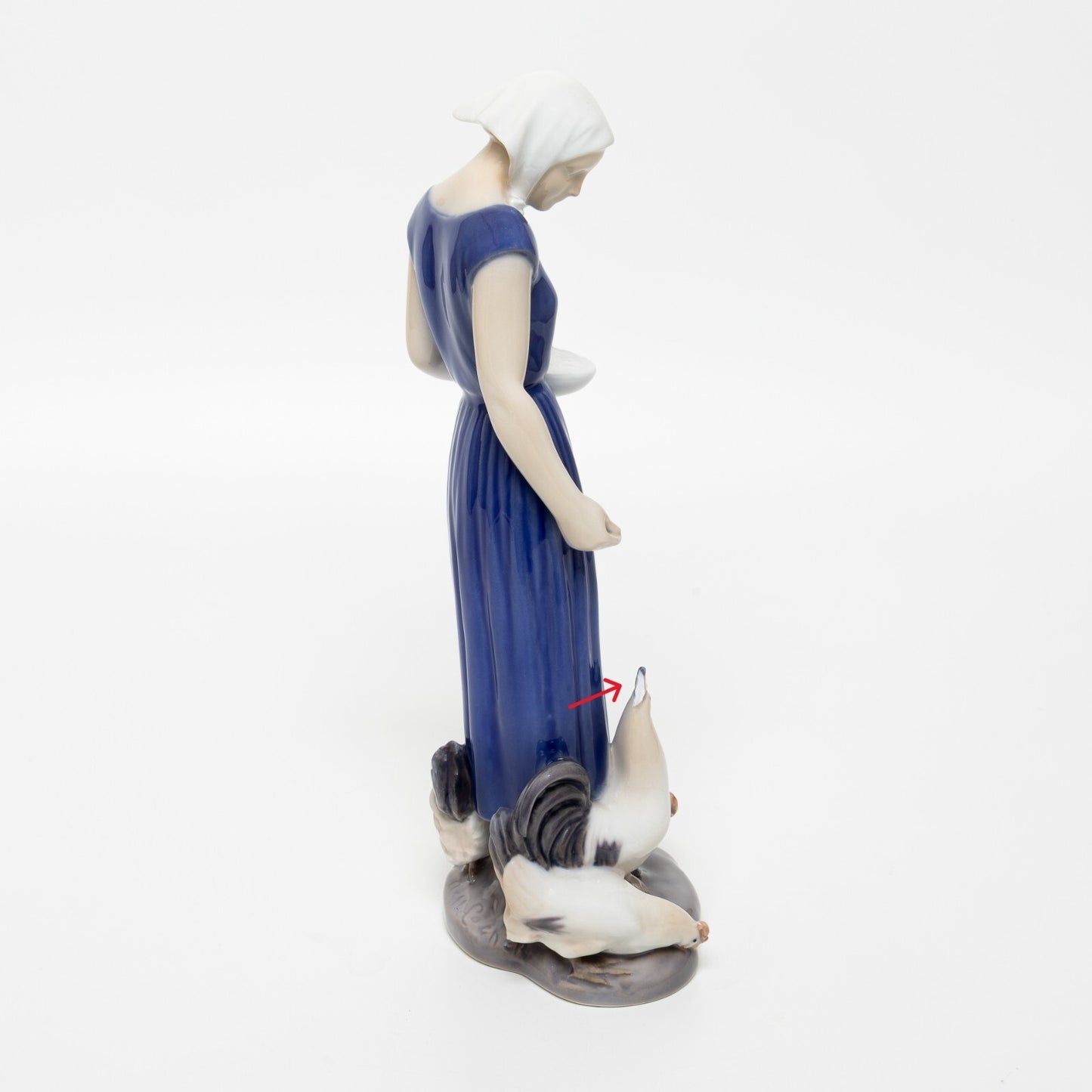 STATUINA PORCELLANA ROYAL COPENHAGEN BING&GRONDAHL "Ragazza con Galline" DIFETTO