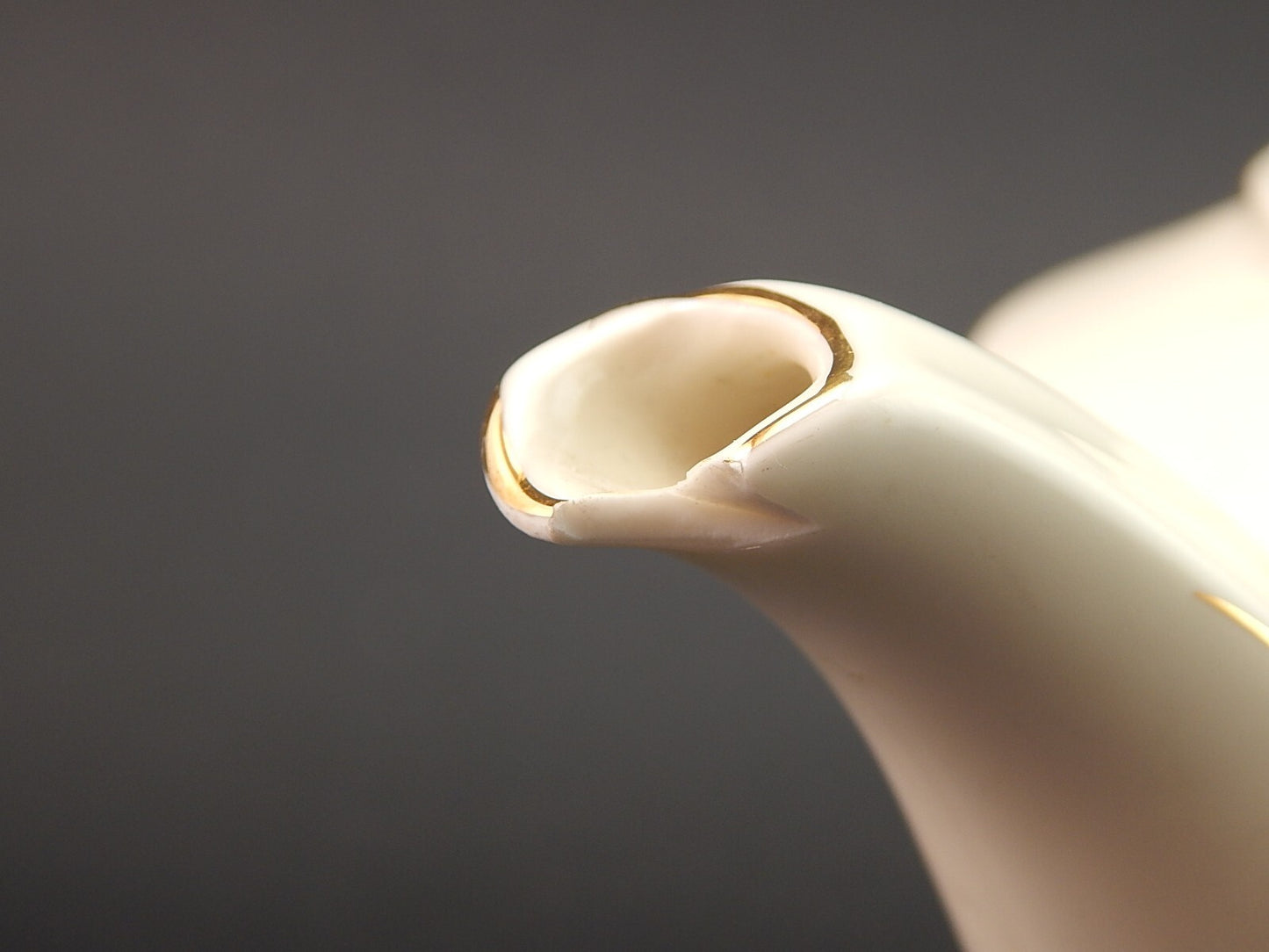 ANTICA RARA TEIERA PORCELLANA ZEH SCHERZER BAVARIA ROSA FUCSIA DIFETTO