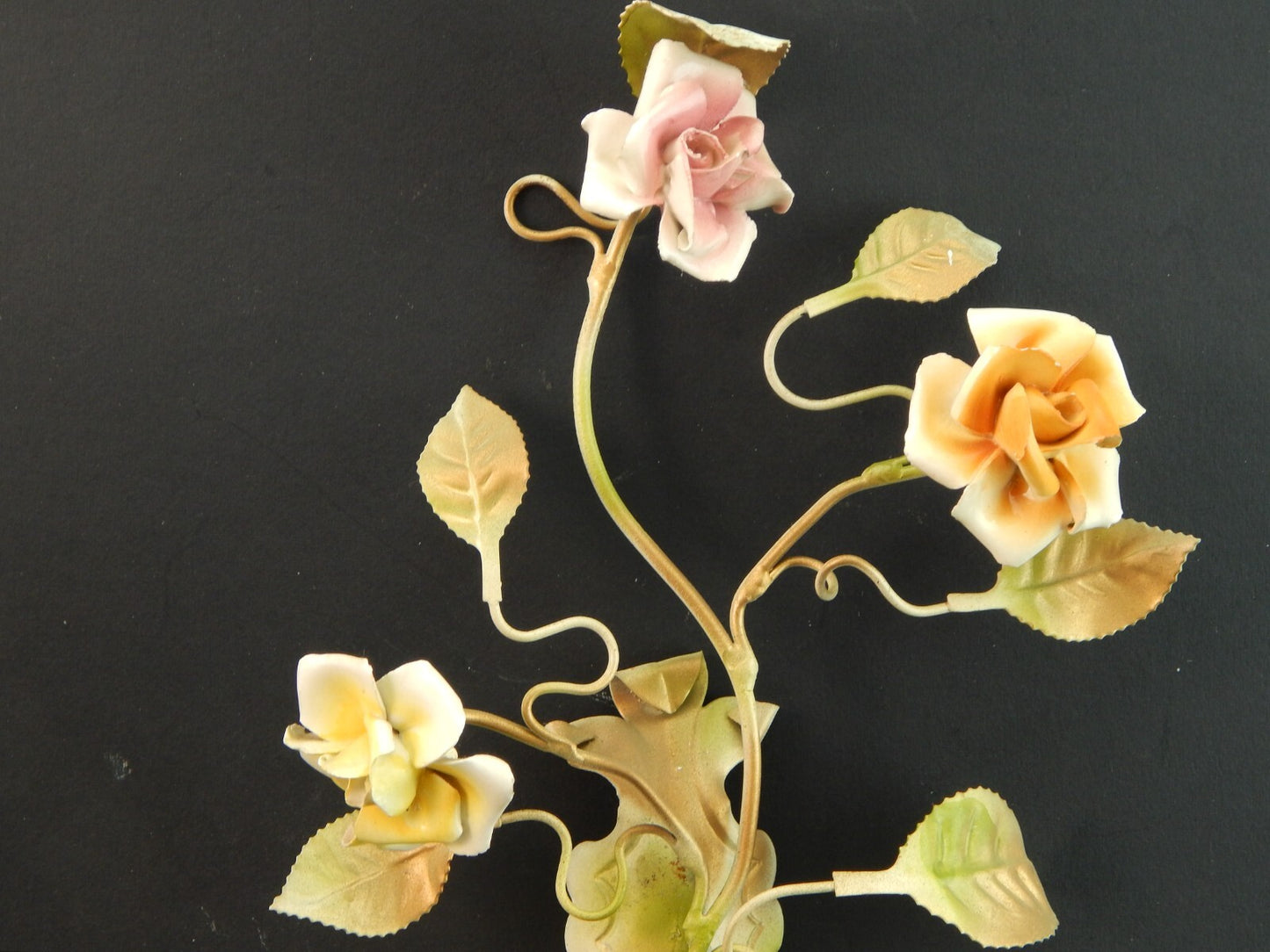 APPLIQUE 1 FUOCO ANTICA LIBERTY FERRO BATTUTO E ROSE CERAMICA POLICROME #1735