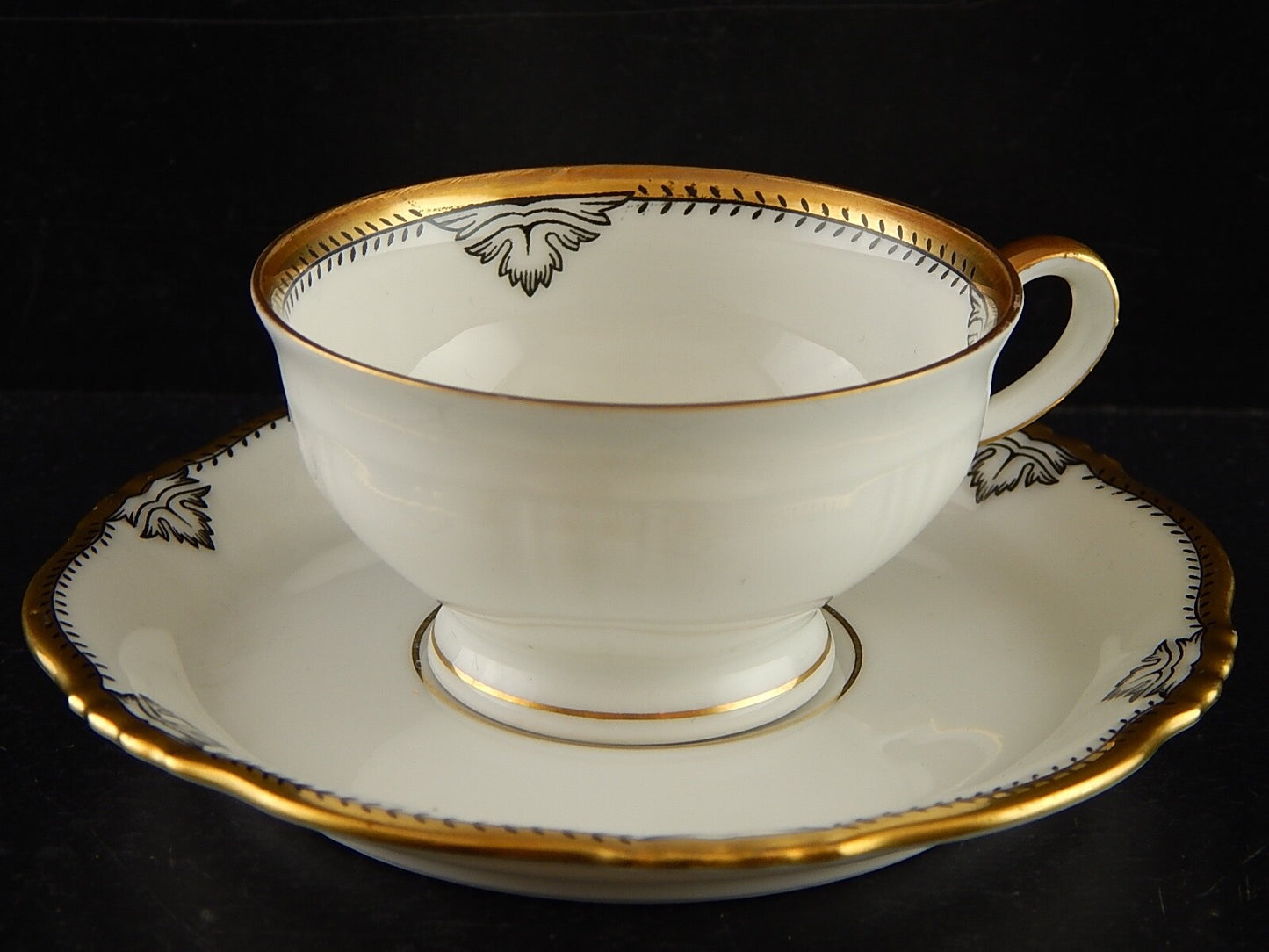 ANTICA ART DECO TAZZINA CAFFÈ PORCELLANA BIANCA E ORO BAVARIA SELTMANN WEIDEN