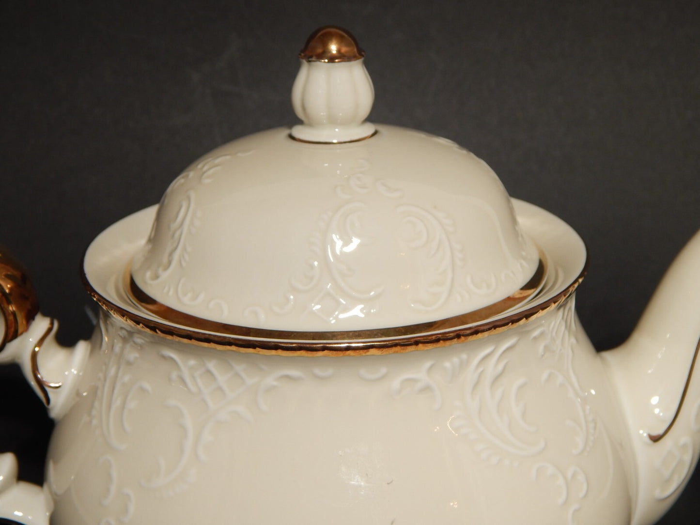 PREZIOSA TEIERA IN PORCELLANA ZEH SCHERZER BAVARIA STILE ROCAILLE