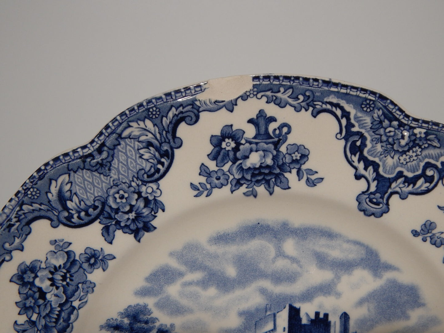 VINTAGE JOHNSON BROS OLD BRITAIN CASTLE BLU PIATTO PIANO PORCELLANA DIFETTO 1910