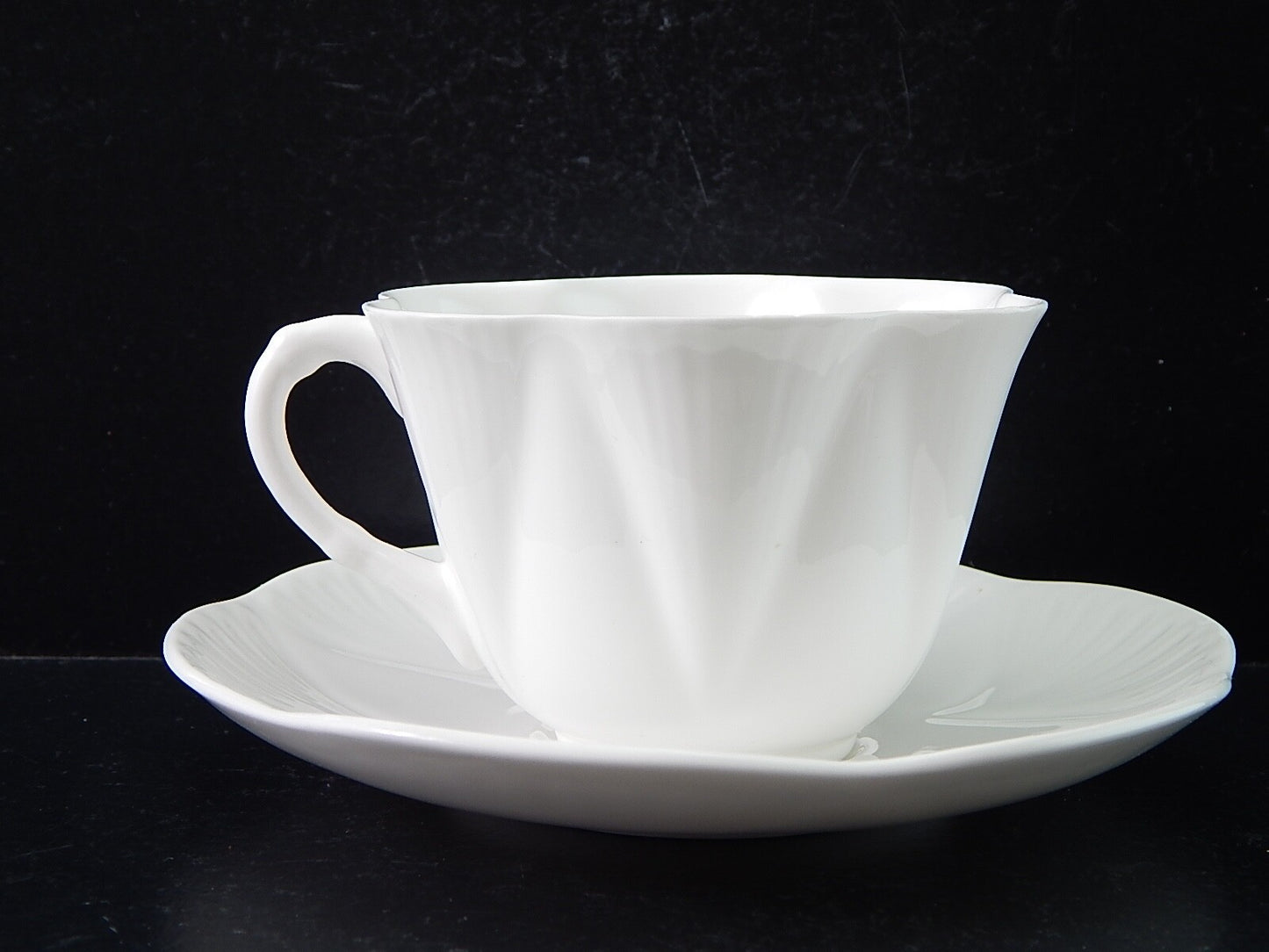 ANTICA PORCELLANA BIANCA TAZZA TE' FINE BONE CHINA SHELLEY MADE IN ENGLAND ##