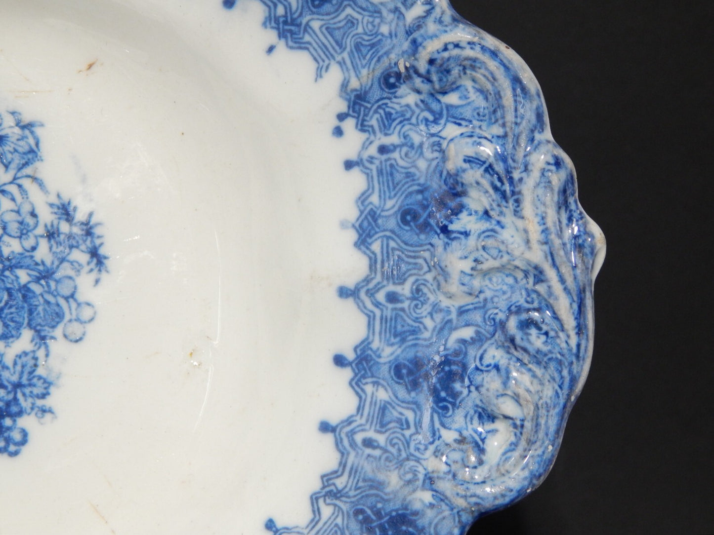 ANTICA MARESCIALLA VASSOIO CERAMICA RICHARD MILANO SECONDA META' 800 BIANCO BLU