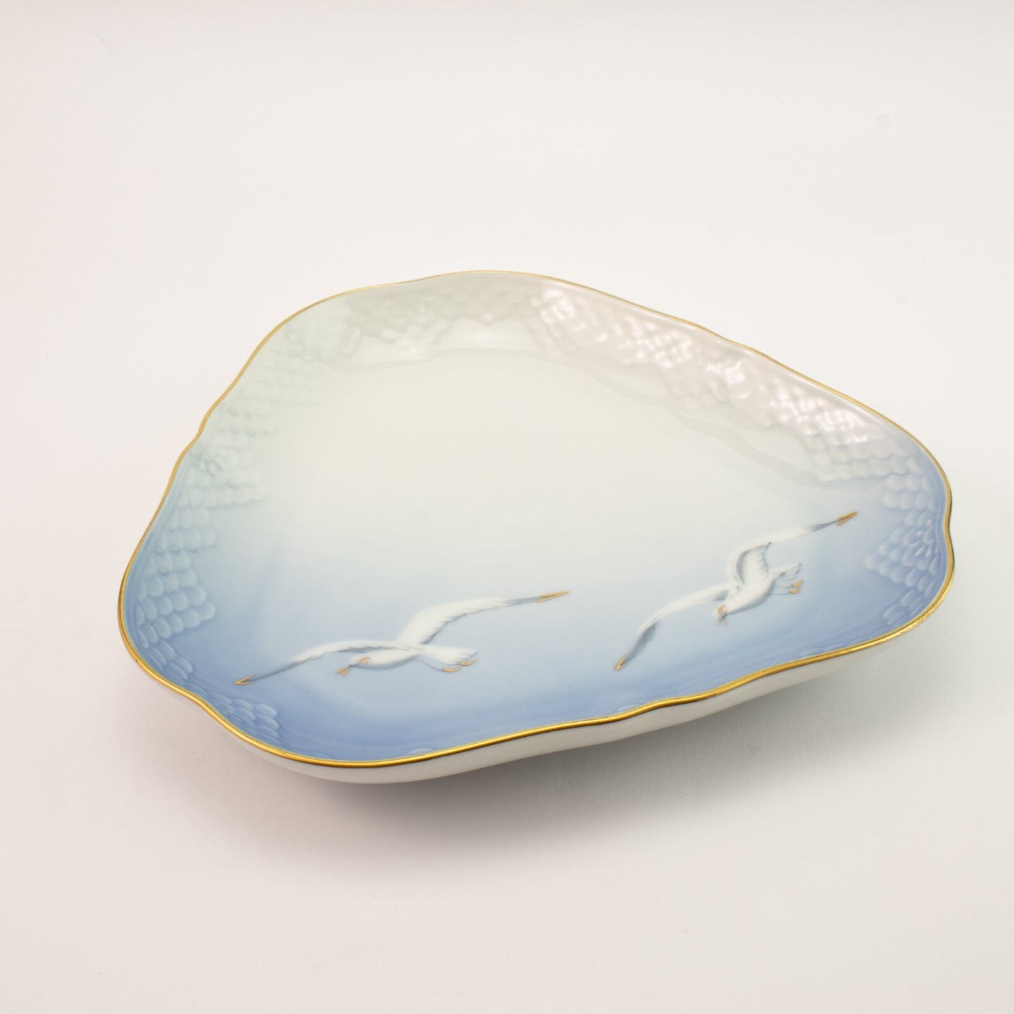 PIATTO PORTATA TRIANGOLARE PORCELLANA E ORO ZECCHINO GABBIANI BING&GRONDAHL 40