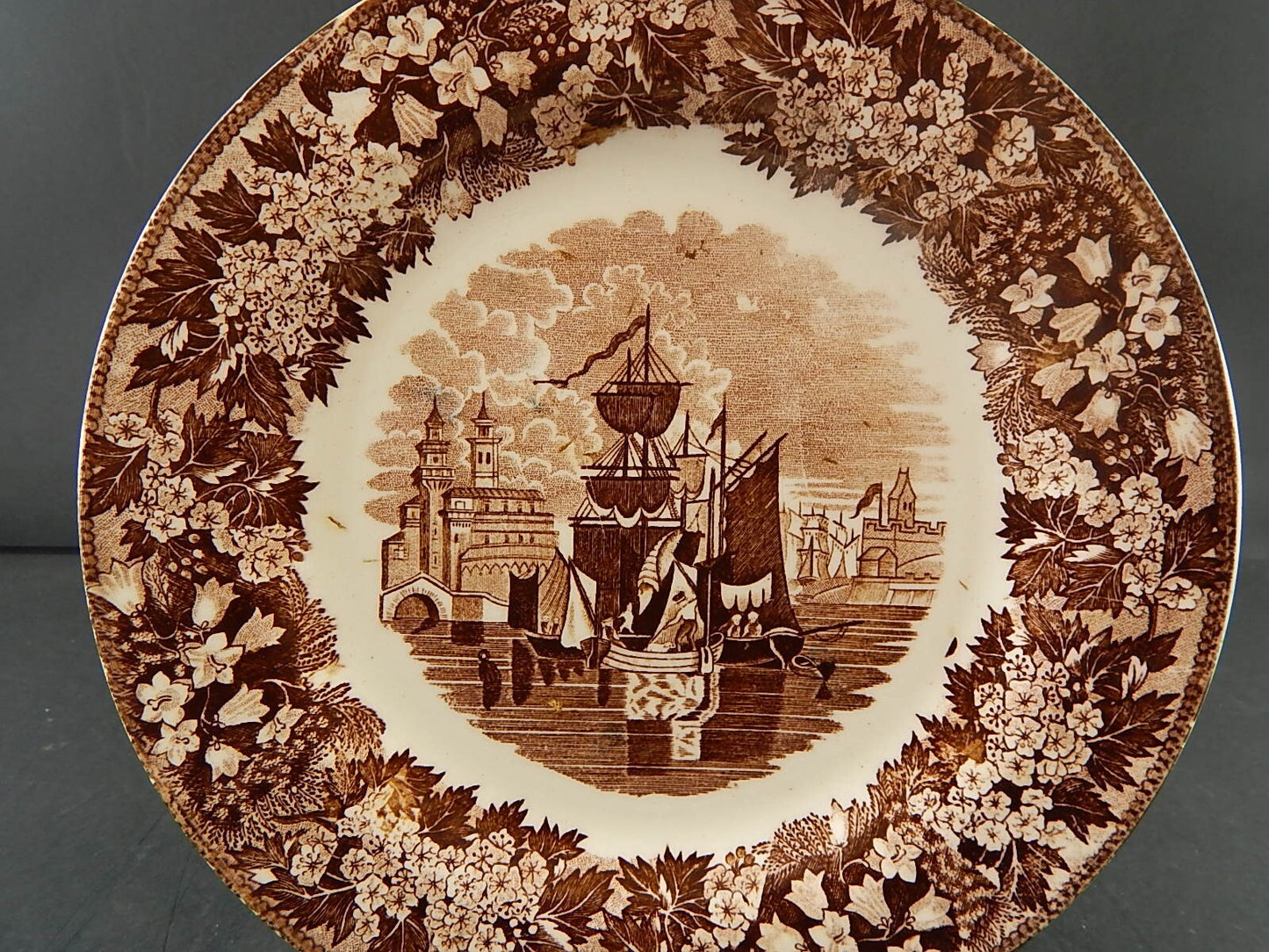 ANTICO PIATTO SEMI PORCELLANA RICHARD MILANO DECORO FERRARA META' 800 #A33