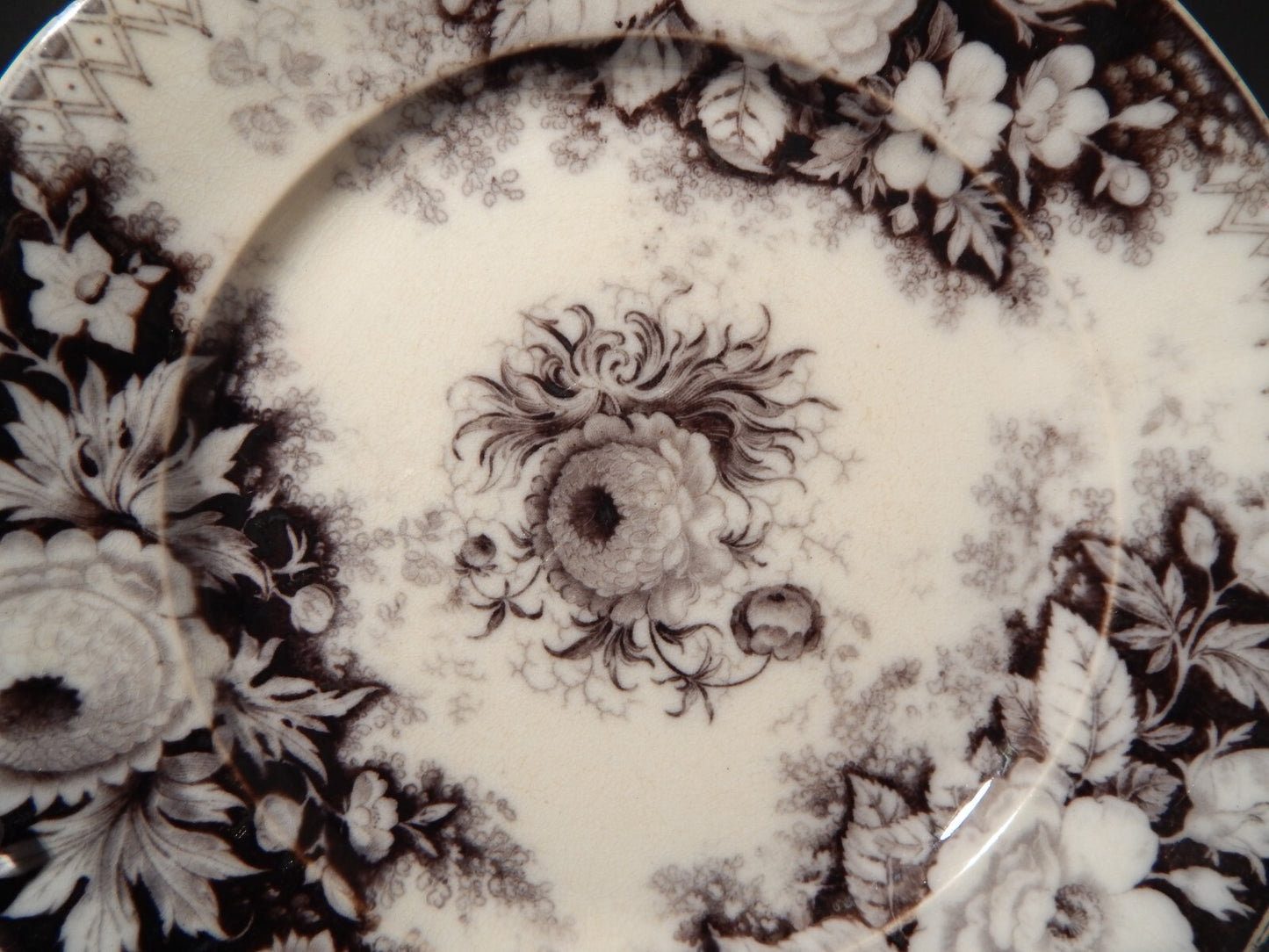 ANTICO PIATTO CERAMICA DISEGNO JARDINIERE VILLEROY & BOCH FINE '800 difetto 1143