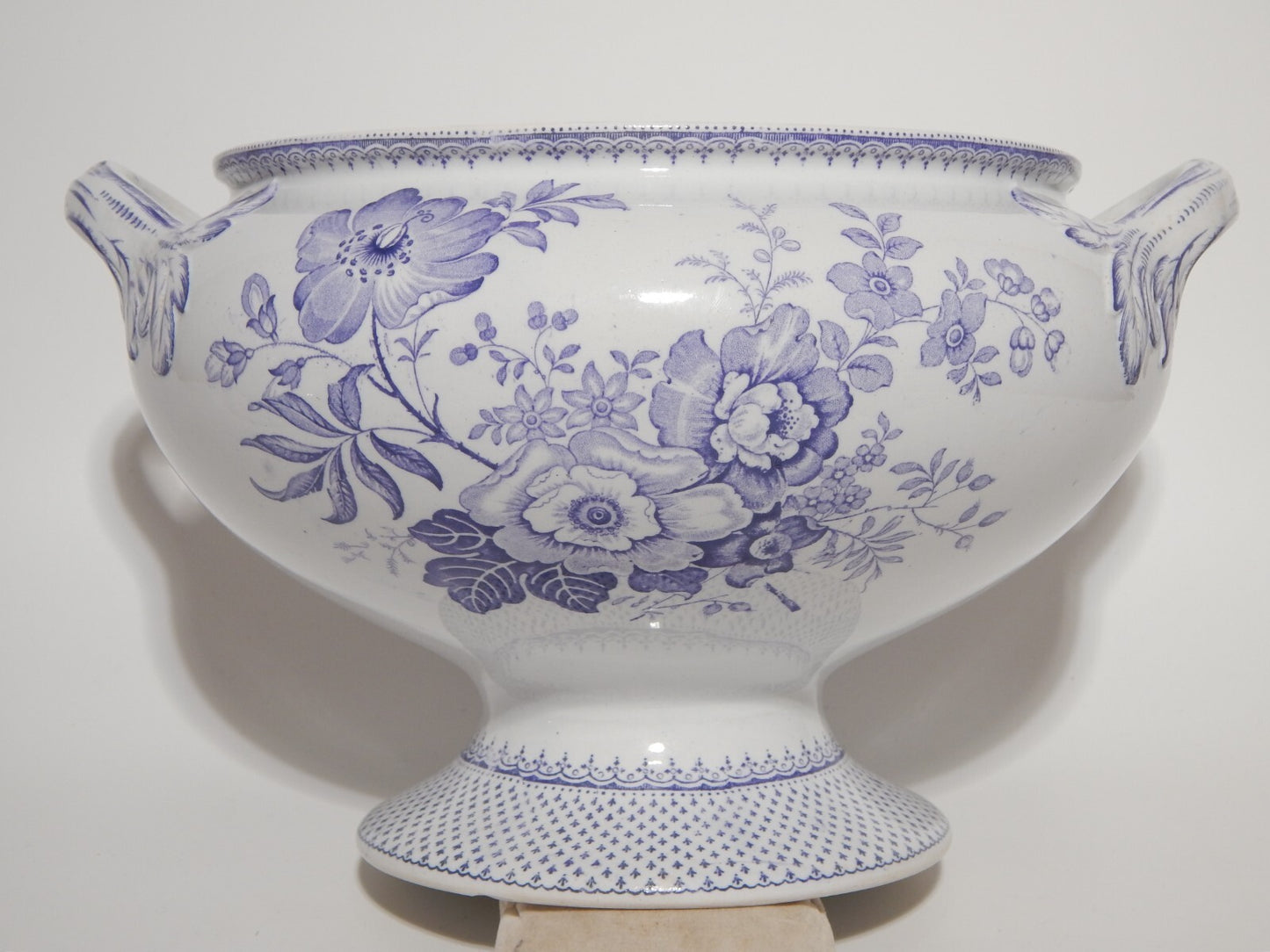 ANTICA ZUPPIERA CENTROTAVOLA CERAMICA INGLESE PRIMAVESI 1860 ERMINE BORDER VIOLA