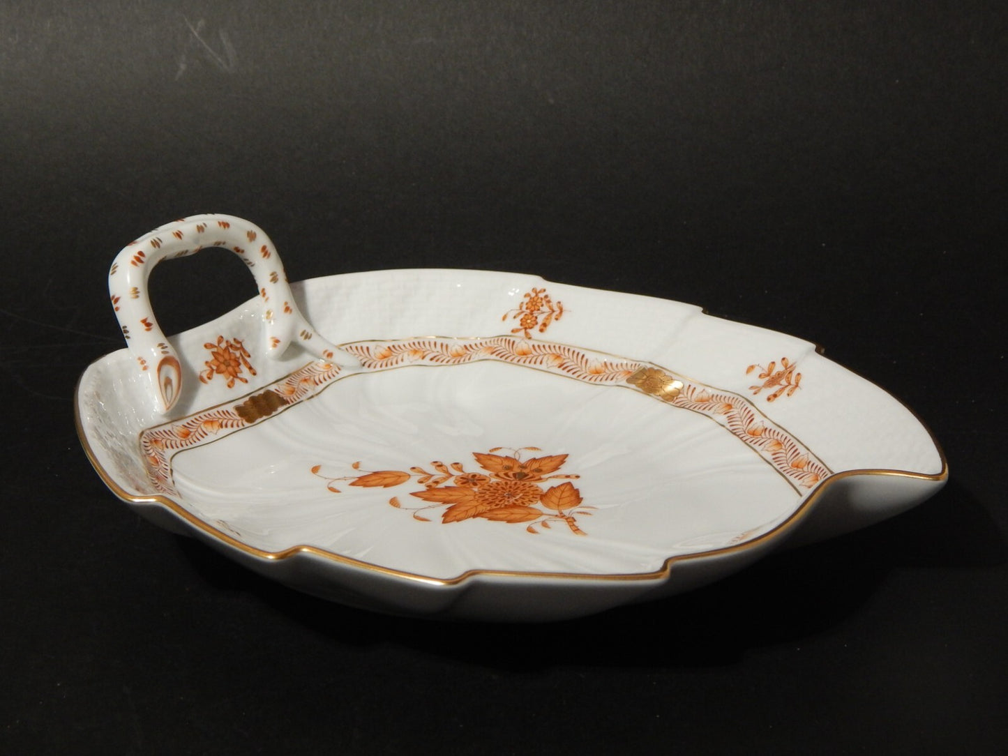 PREZIOSA PORCELLANA HEREND PIATTO A FOGLIA APPONYI CHINESE BOUQUET RUGGINE