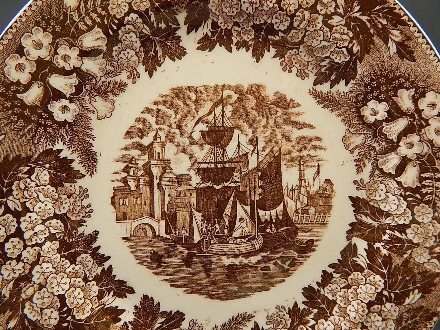 ANTICO PIATTO SEMI PORCELLANA RICHARD MILANO DECORO FERRARA META' 800 #9993