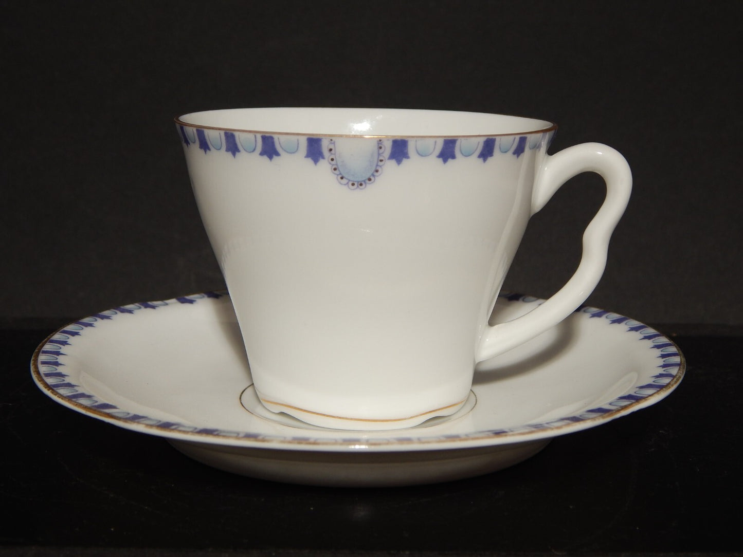 ANTICA LIBERTY DEL 1910 TAZZA PORCELLANA J.Z.& CO PRE-ROSENTHAL DIFETTO