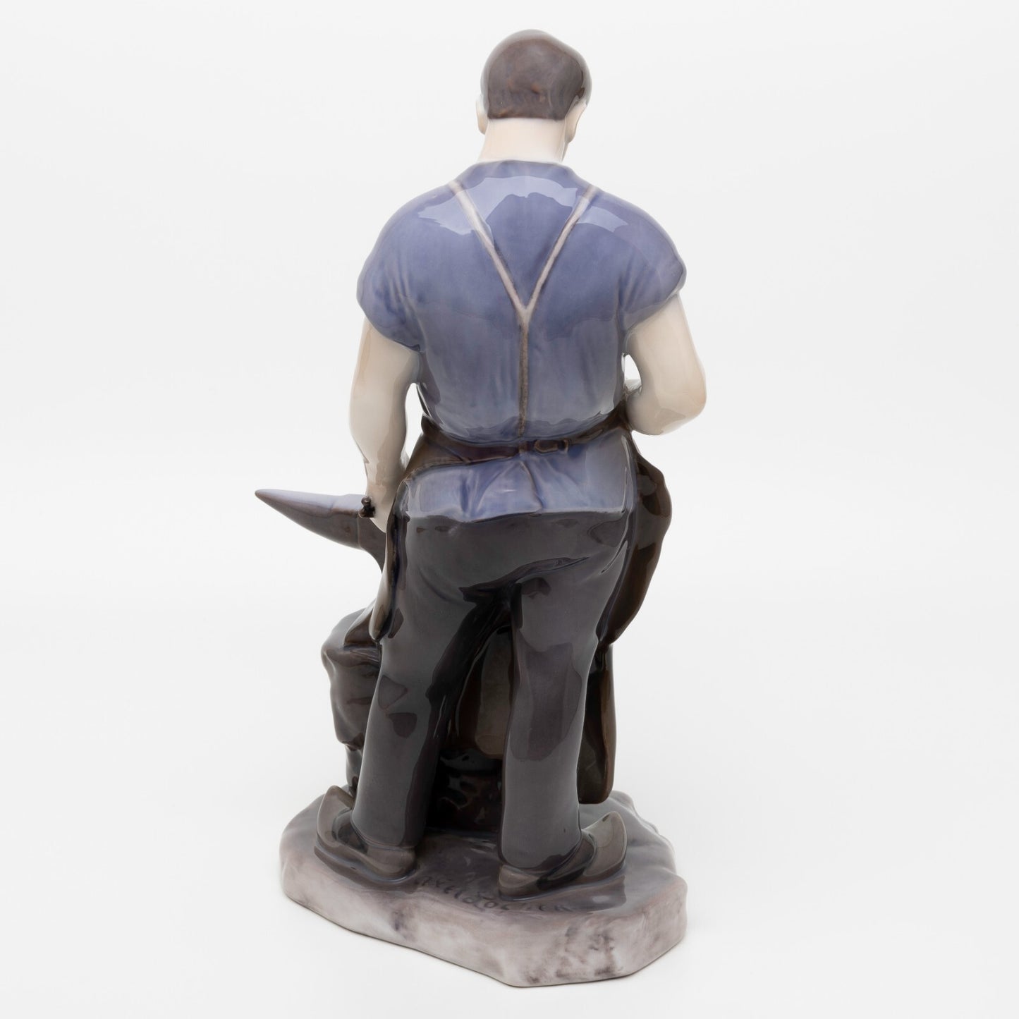 STATUINA PORCELLANA ROYAL COPENHAGEN BING&GRONDAHL "Il Fabbro" COD 2225 CM 30x17