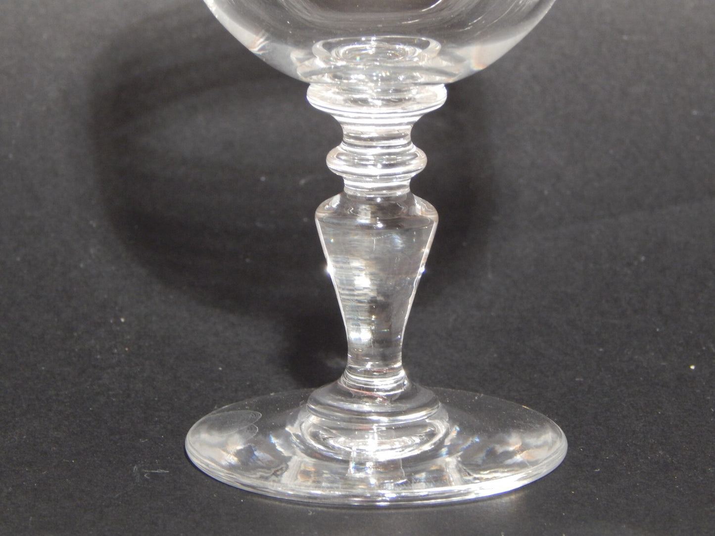 ANTICO ELEGANTE RARO ART DECO SERVIZIO 12 CALICI CRISTALLO MOLATO E INCISO