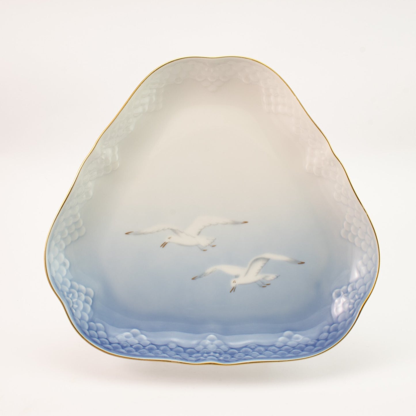 PIATTO PORTATA TRIANGOLARE PORCELLANA E ORO ZECCHINO GABBIANI BING&GRONDAHL 354