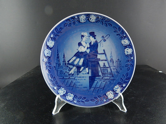 ROYAL COPENHAGEN H.C.ANDERSEN PIATTO PORCELLANA PASTORELLA E SPAZZACAMINO 1986