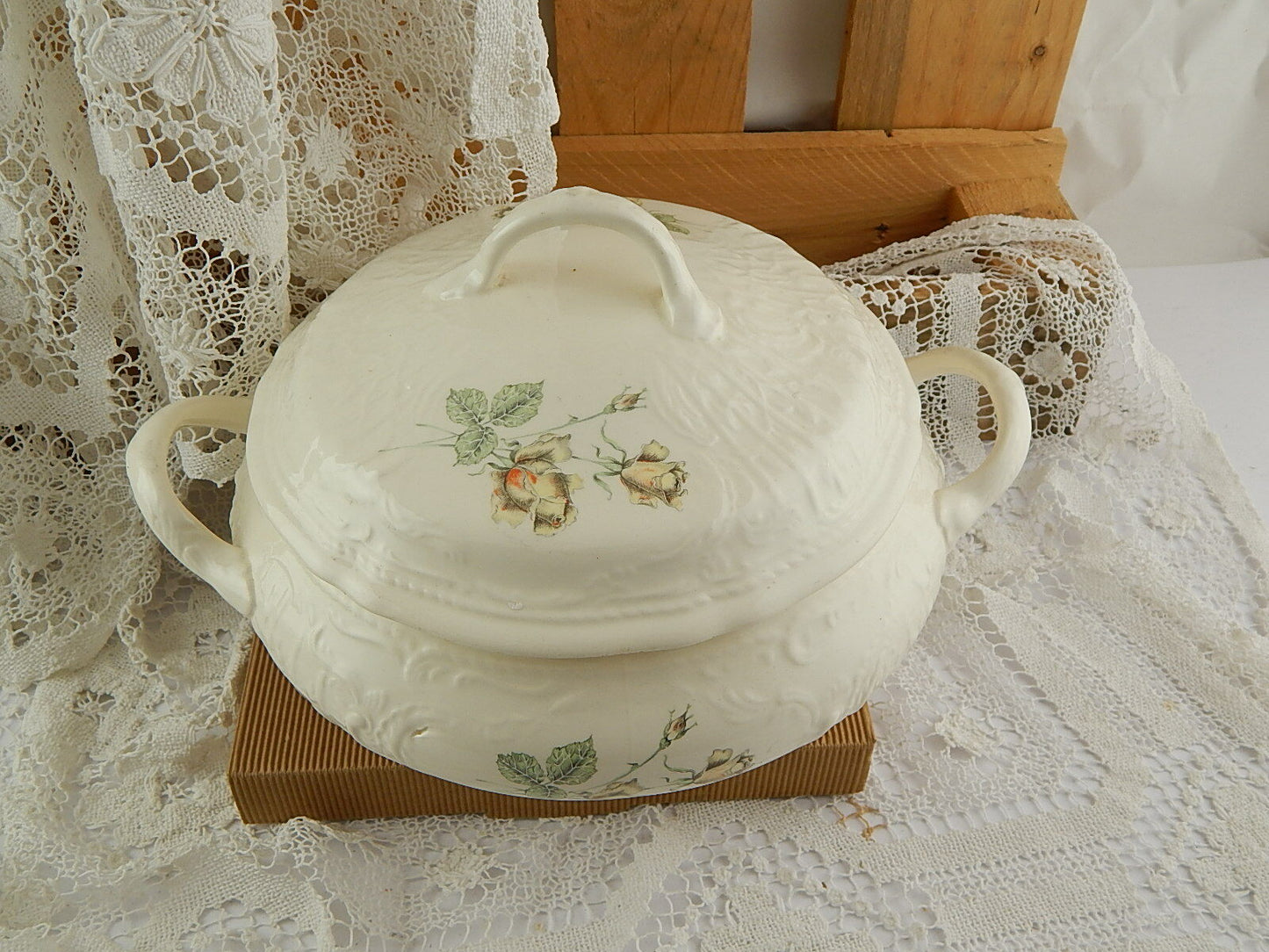 ANTICA ORIGINALE ZUPPIERA PORCELLANA OPACA AMERICANA IMPERIAL CROWN IVORY STONE