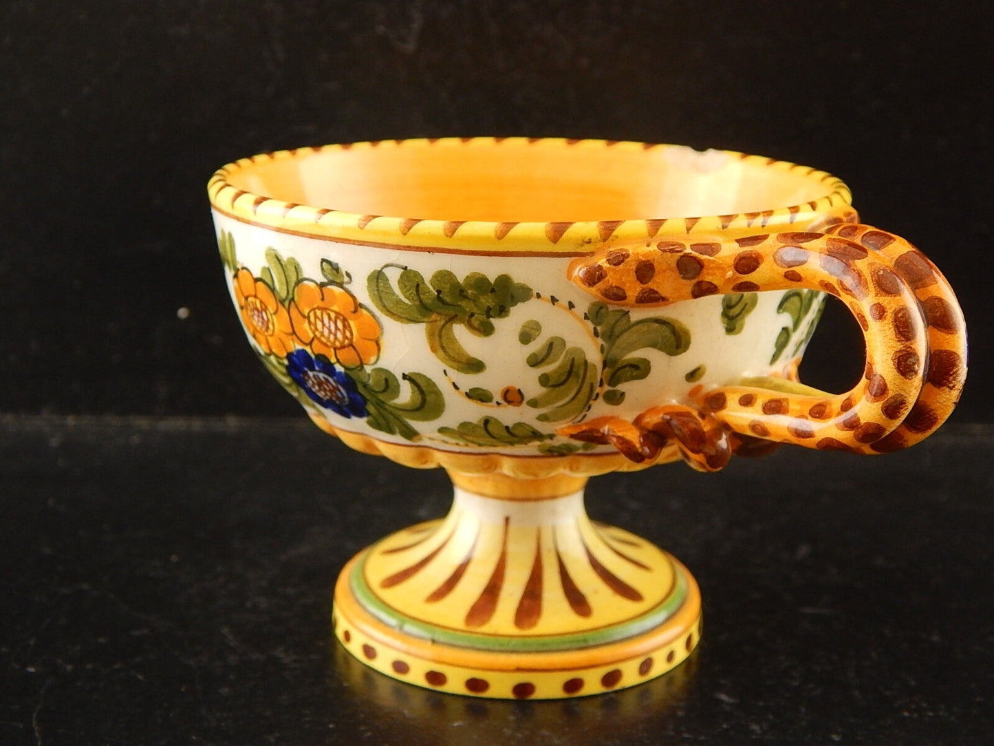 ANTICA TAZZA MAIOLICA CERAMICA POLICROMA FANTECHI ANSA A SERPE PRIMO 900 DIFETTI